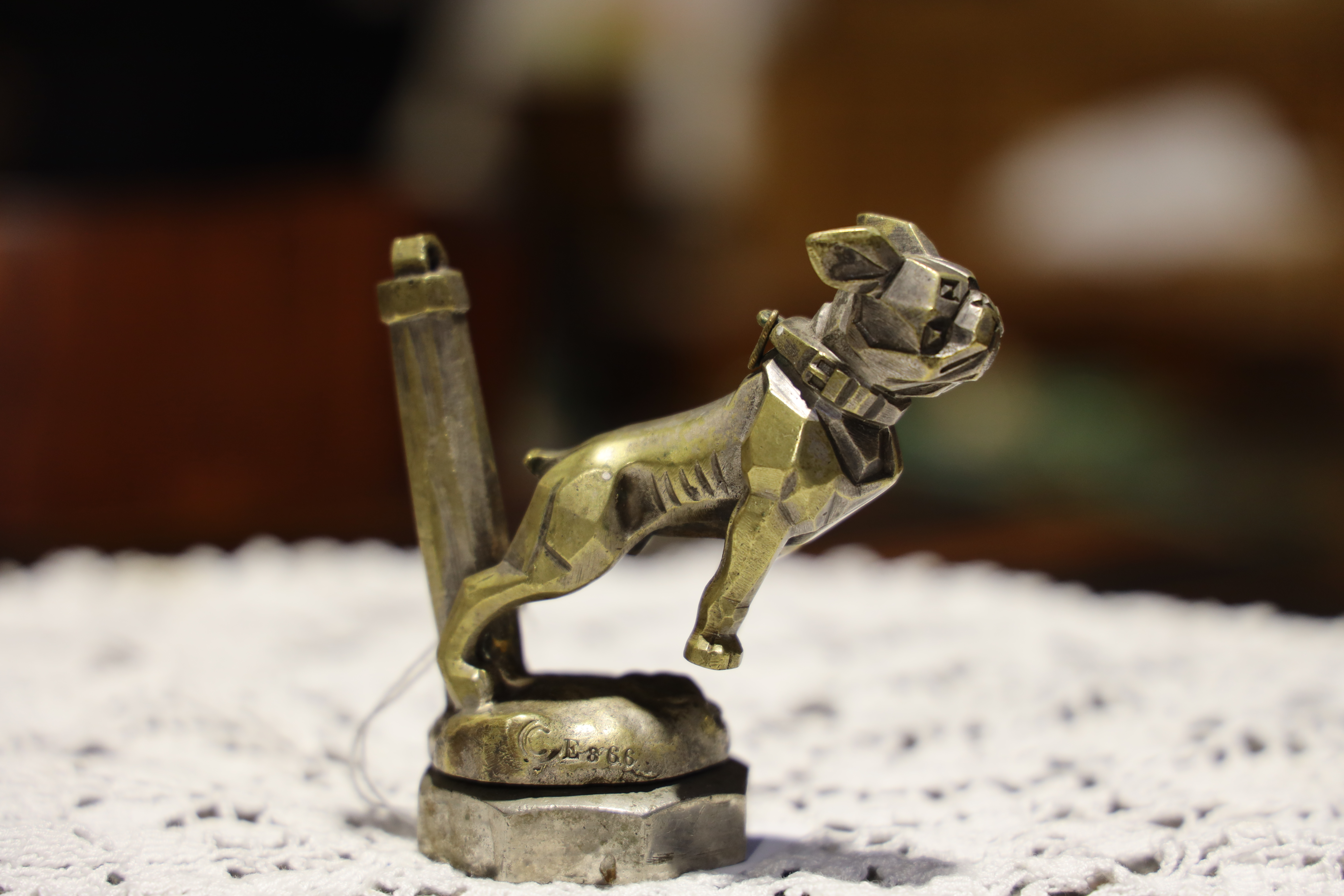 Mascotte automobile ancienne – “Bouledogue Marcel"