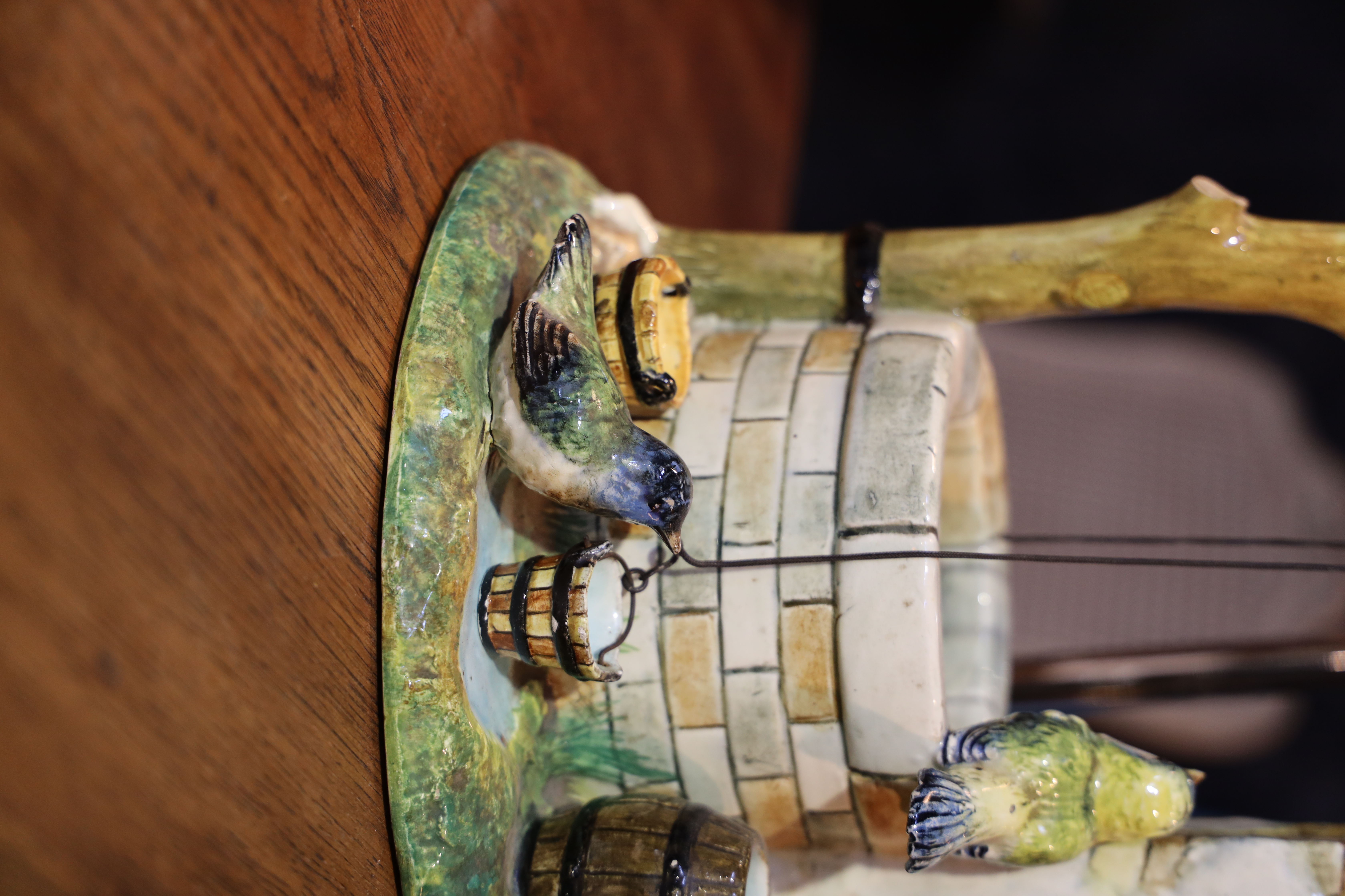 PUITS EN TERRE CUITE ÉMAILLÉE