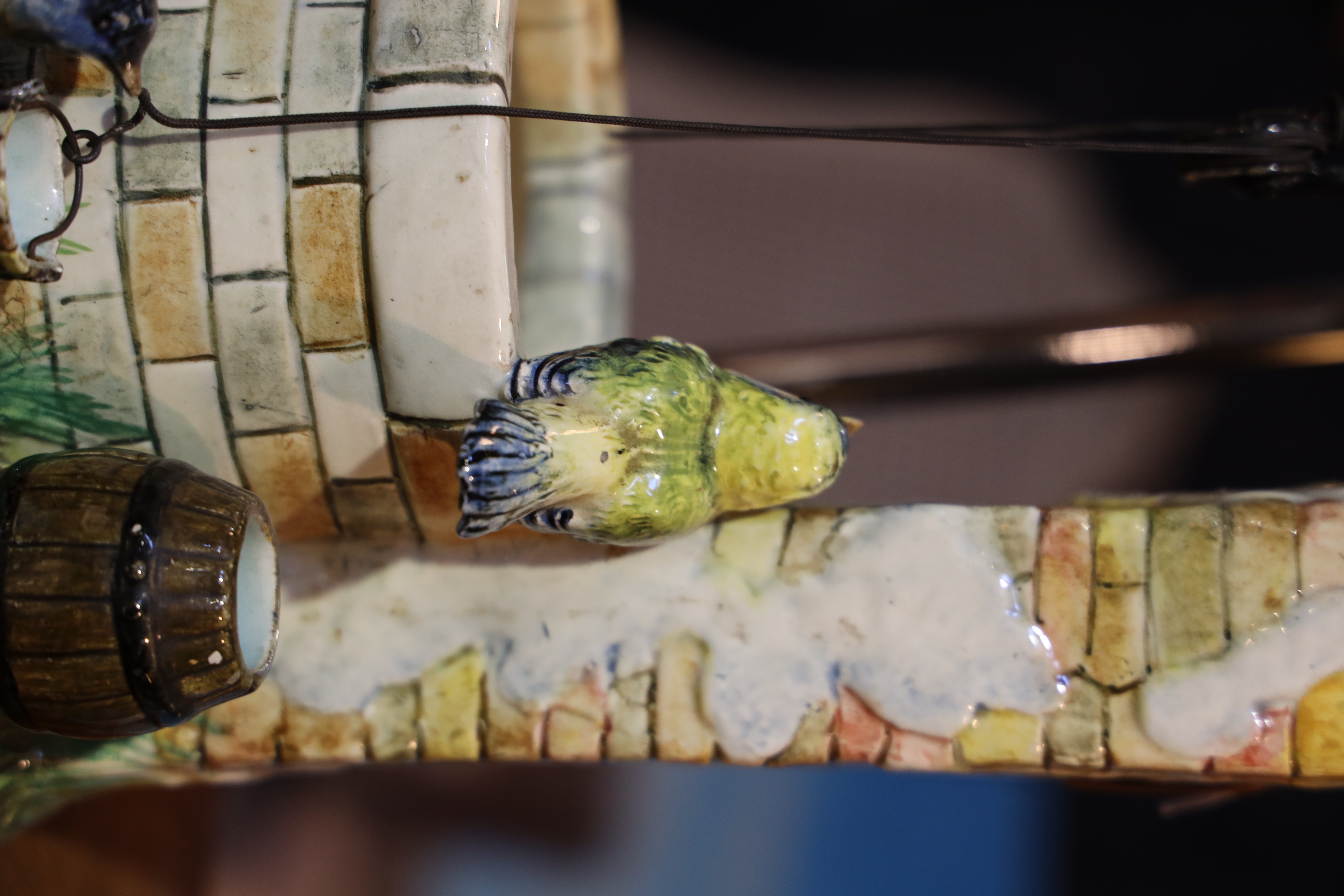 PUITS EN TERRE CUITE ÉMAILLÉE