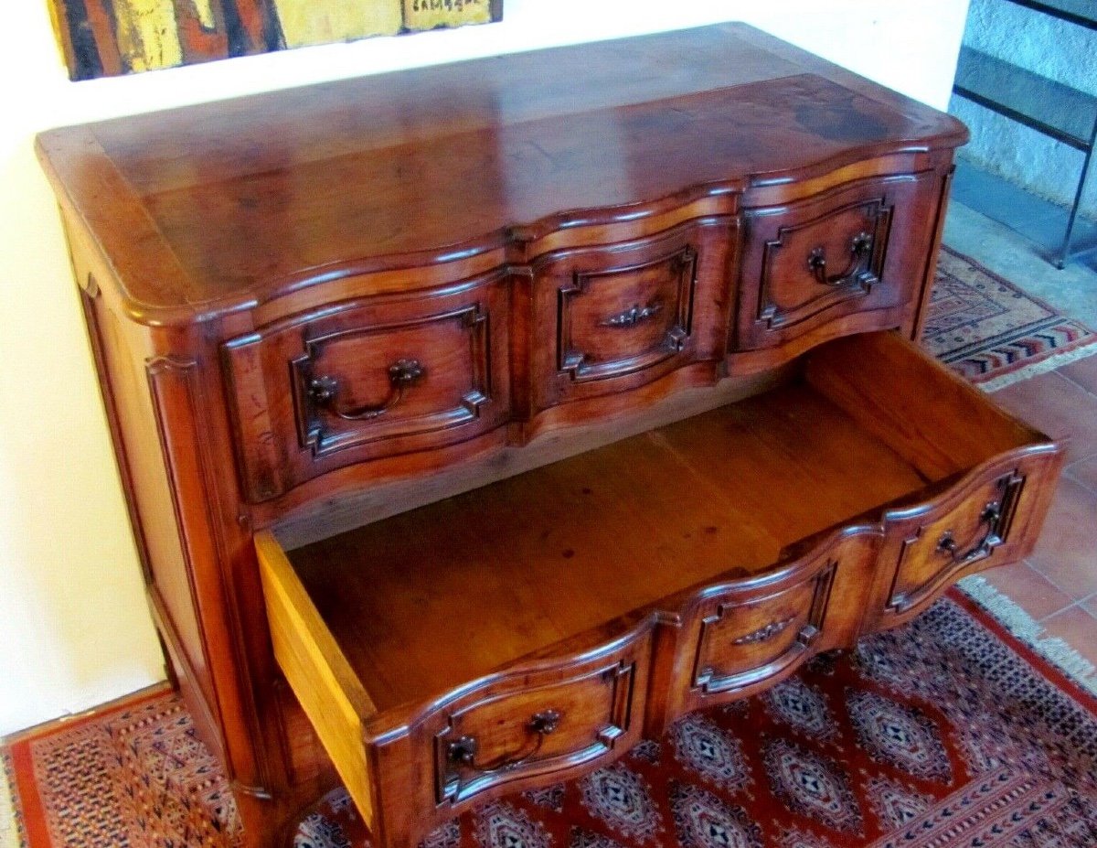 Commode arbalète Louis XV – Époque XVIIIᵉ – Noyer massif