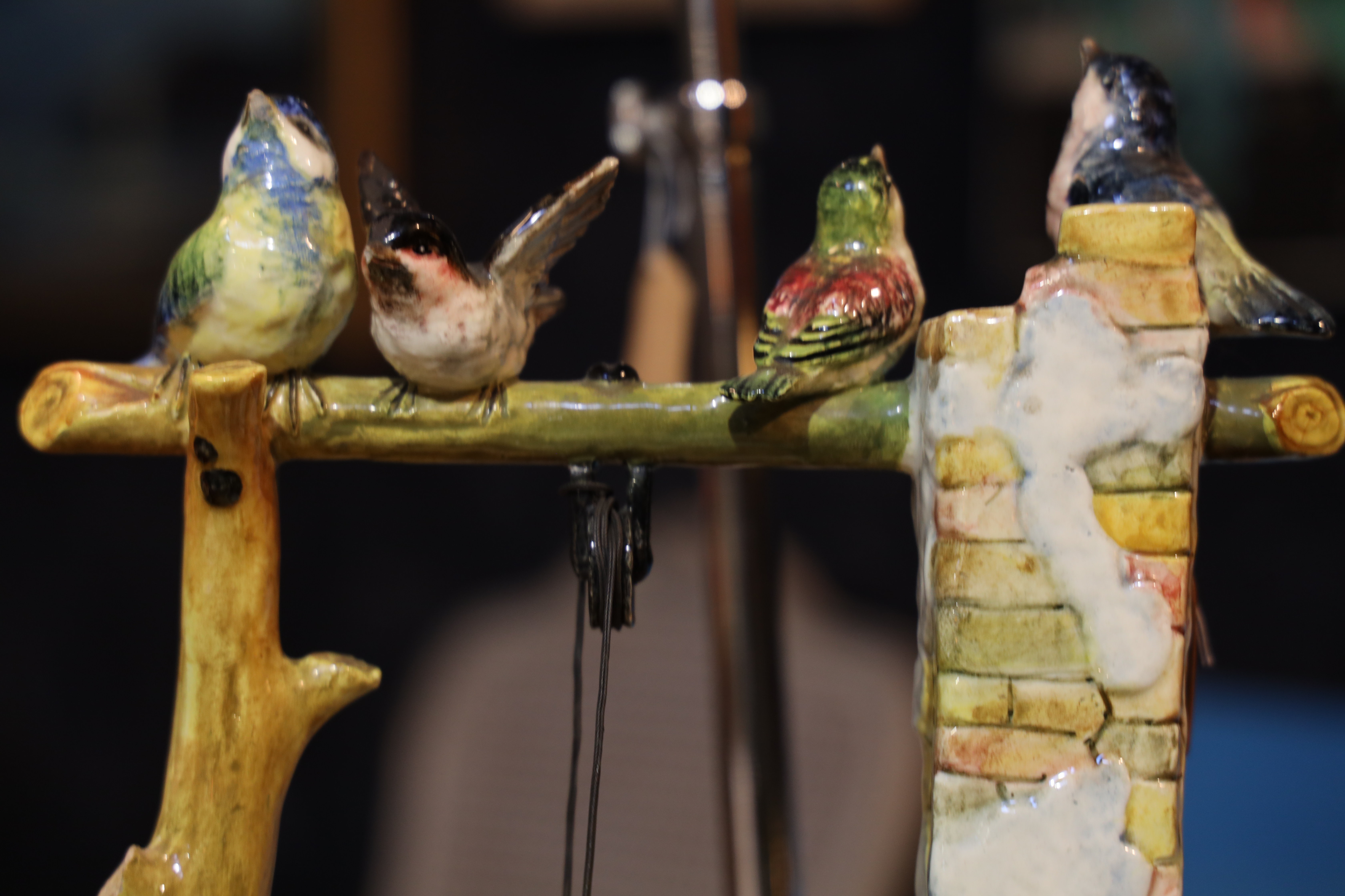 PUITS EN TERRE CUITE ÉMAILLÉE