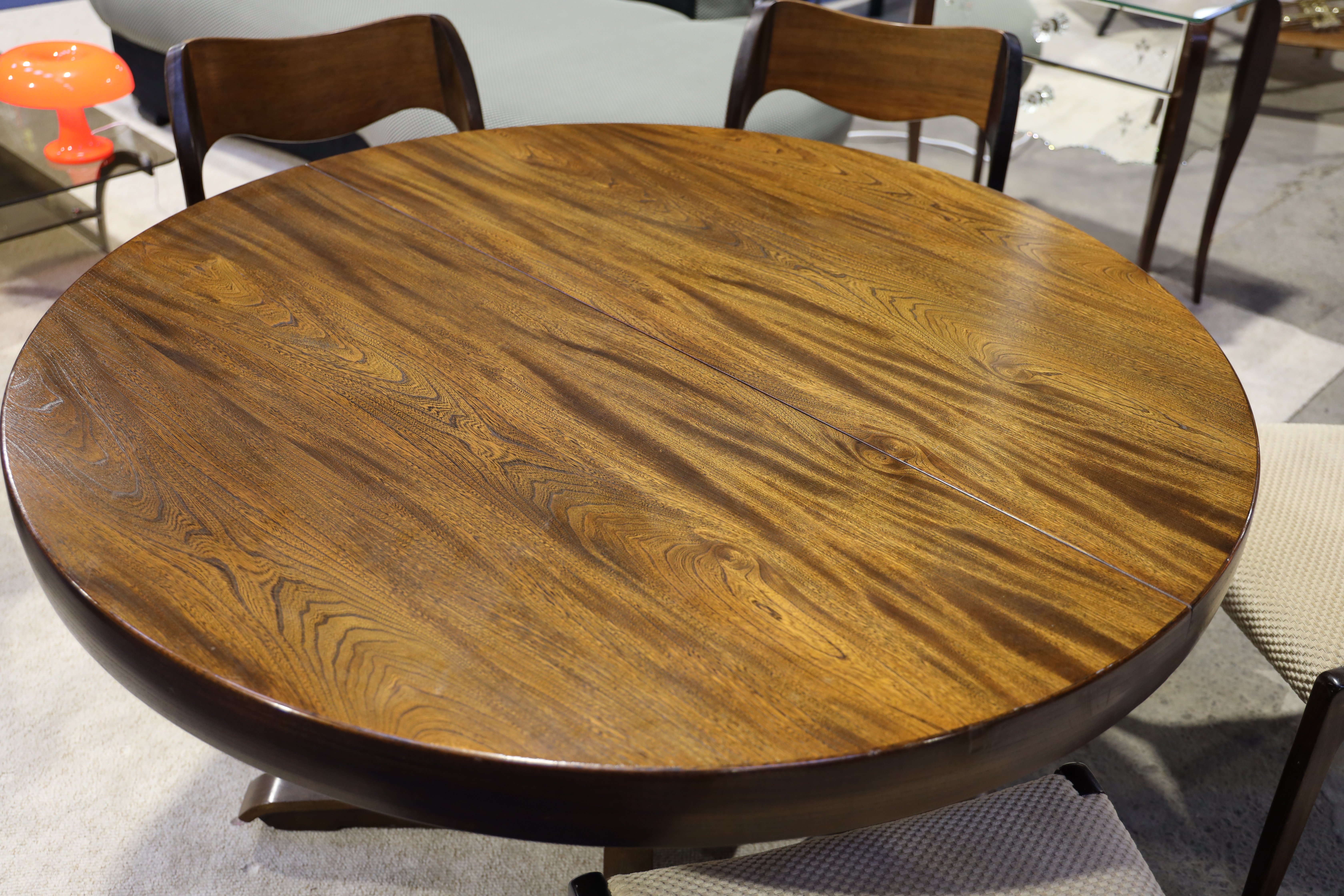 Table à manger ronde vintage