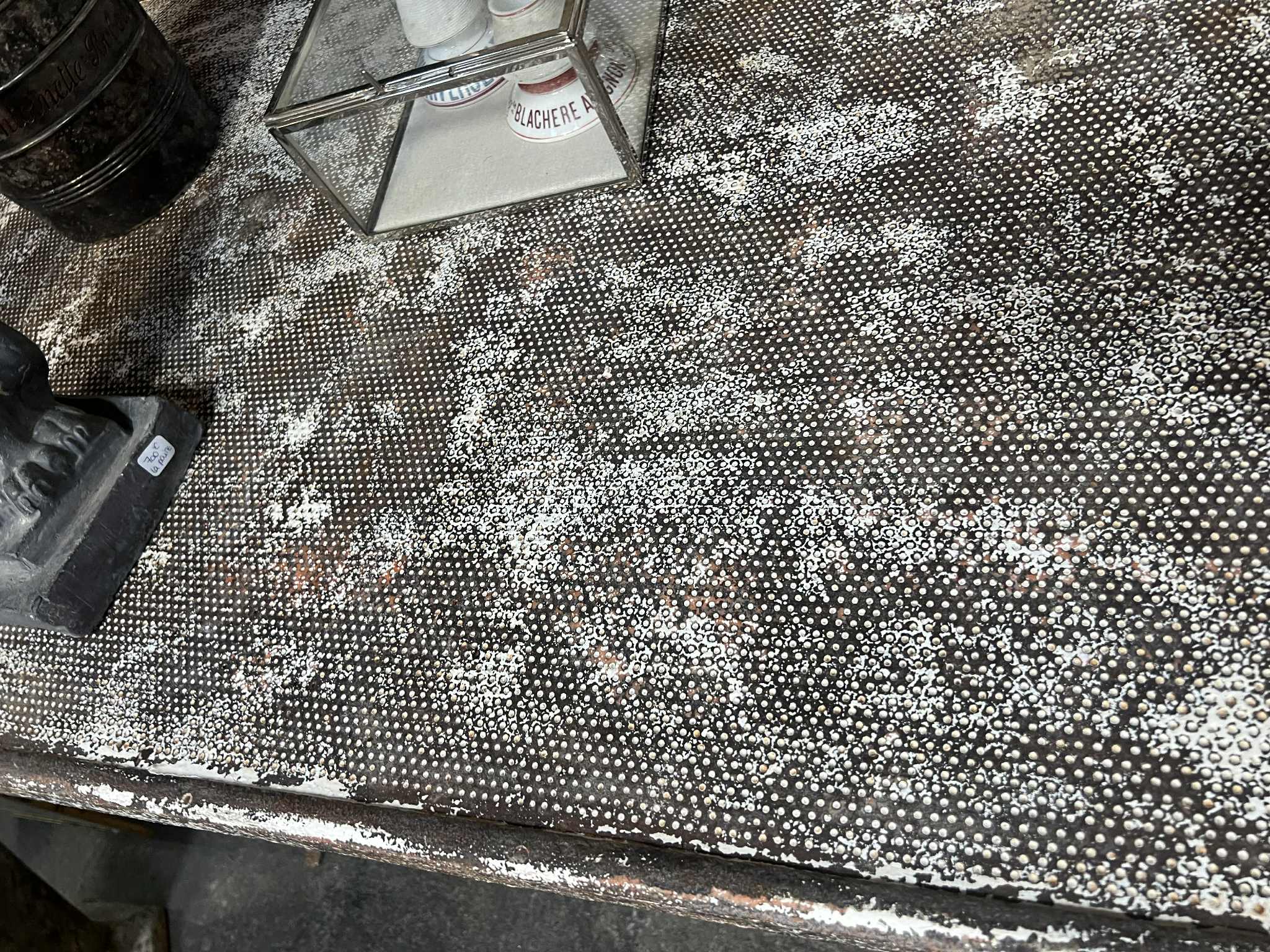 Table de jardin ancienne en fer – époque fin XIXᵉ / début XXᵉ