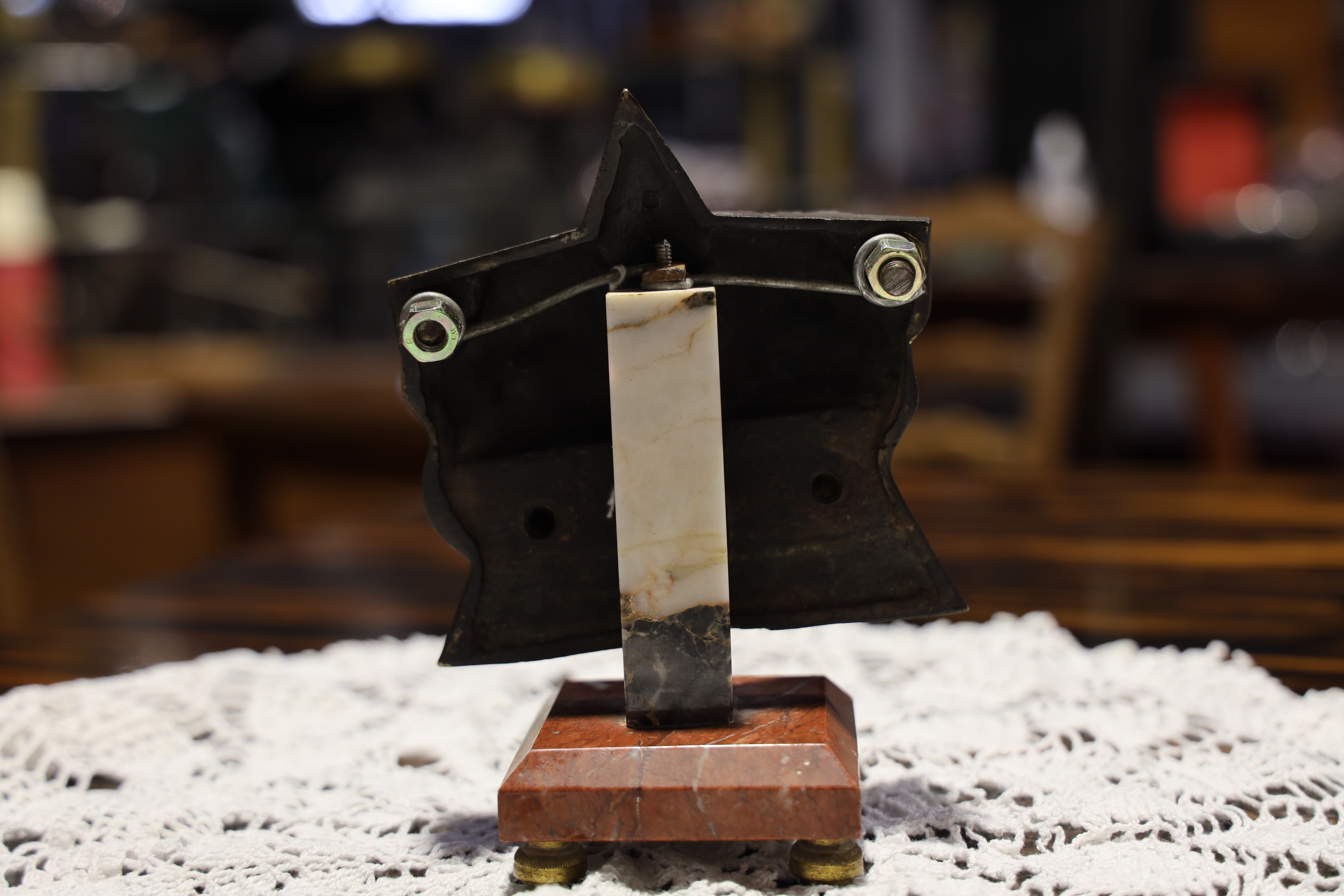 Sculpture double visage “Janus”