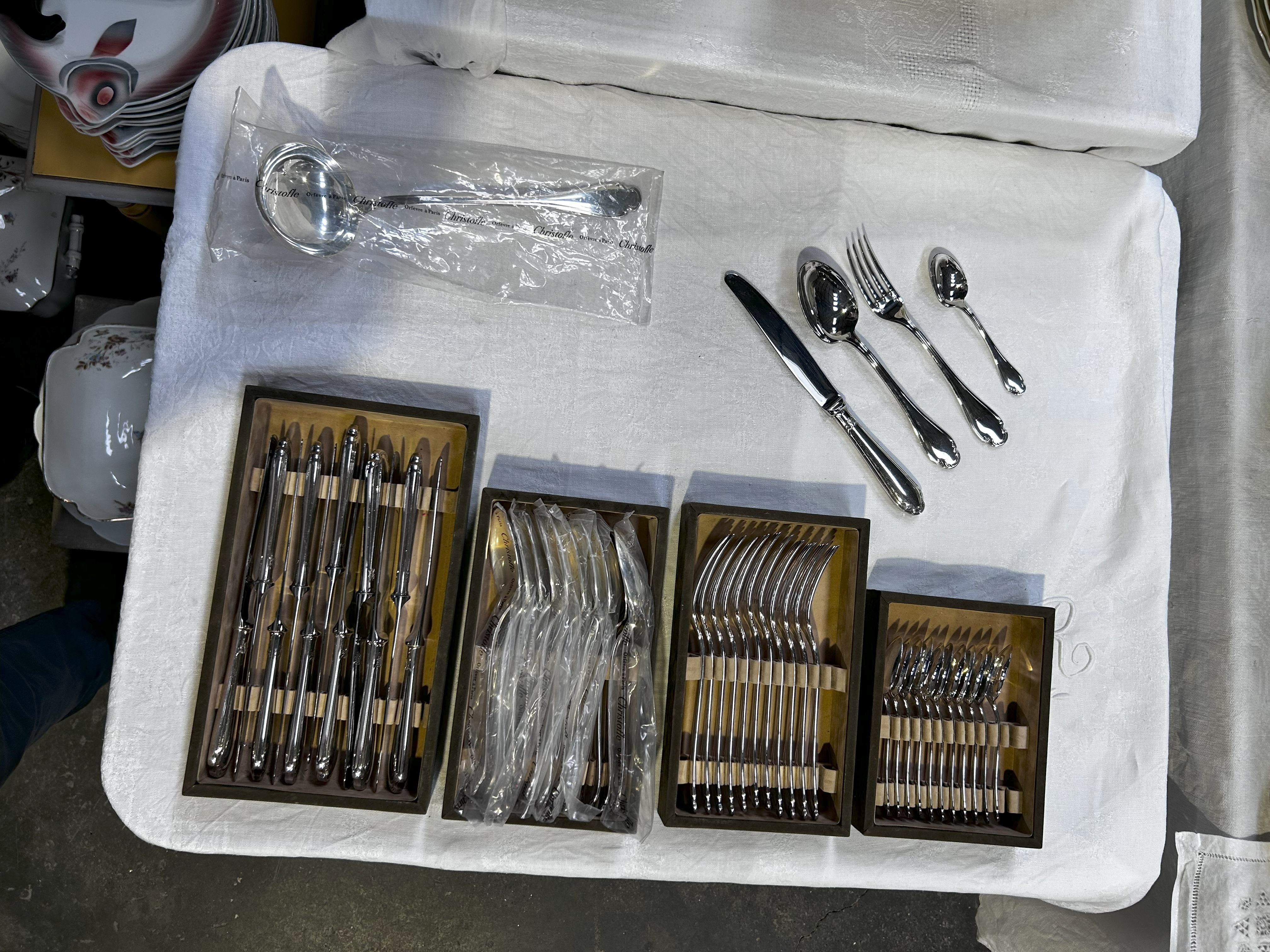 Couverts de table ménagère modele Christophe Pompadour