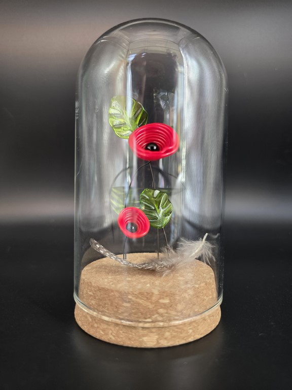 Décoration florale sous cloche