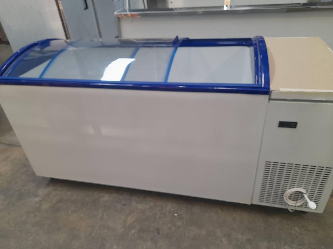 Freezer FR700L vidriado Frider