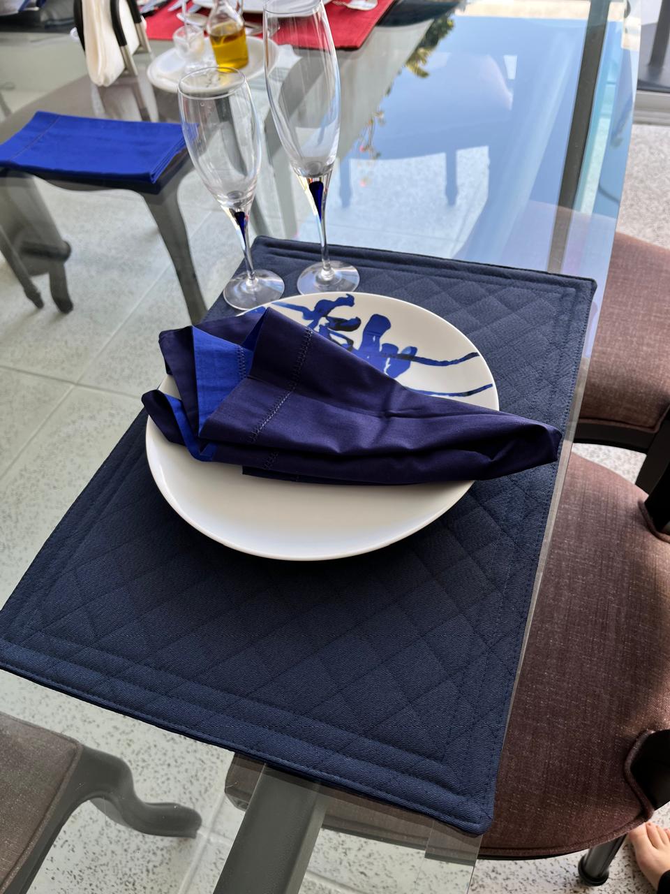 Prato de porcelana decorativo