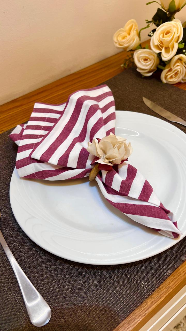 Guardanapo listrado vermelho