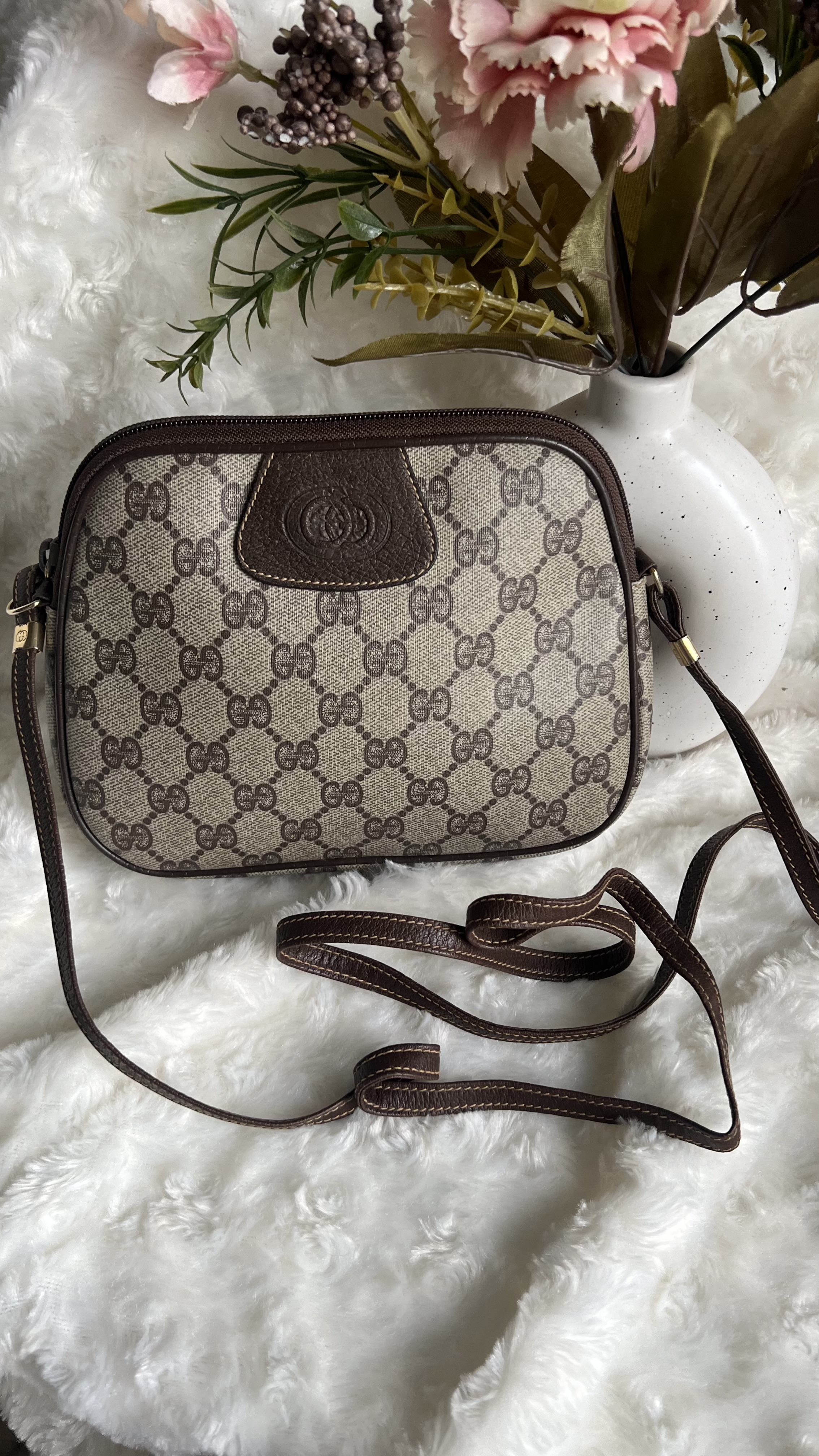 Gucci GG Supreme Shoulder Bag