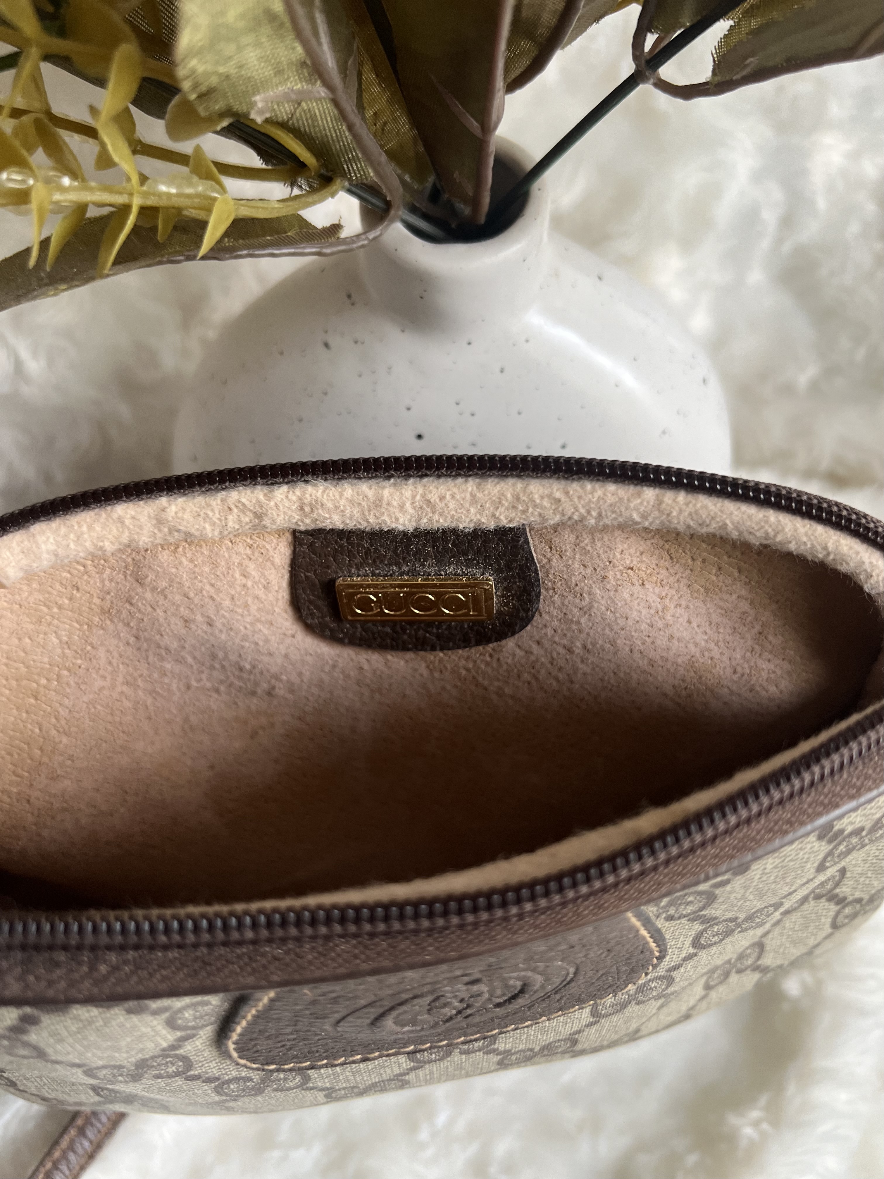 Gucci GG Supreme Shoulder Bag