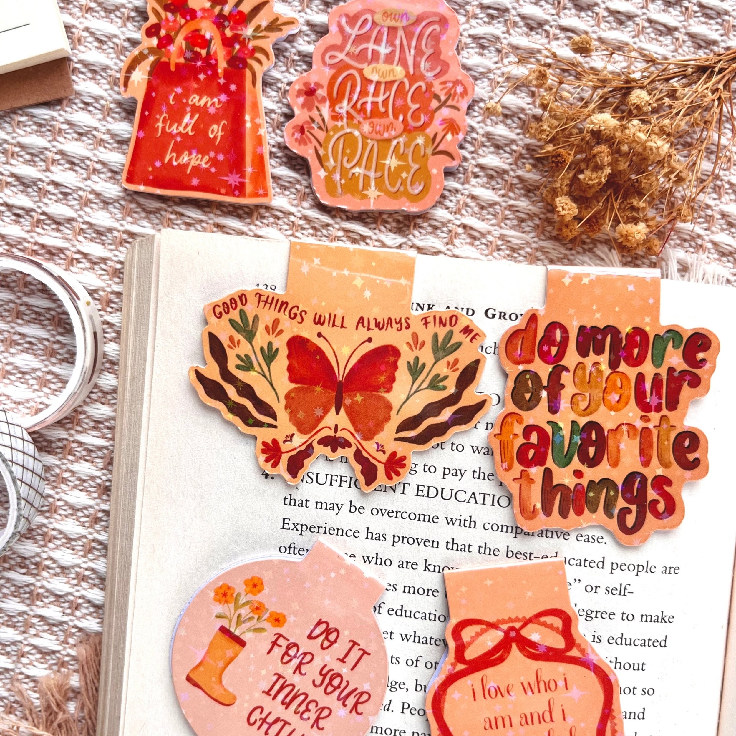 Cozy Retro Collection Set | Solo Magnetic Bookmarks