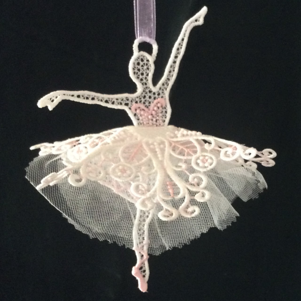 Broderie numerique Danseuse Ballerine Format PES,JEF,HUS,ART