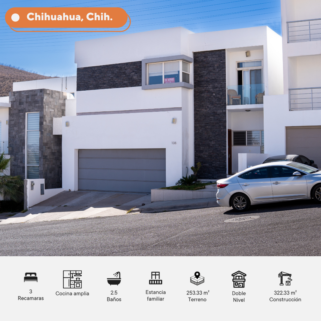 Modern two-story house in Chihuahua, Mexico