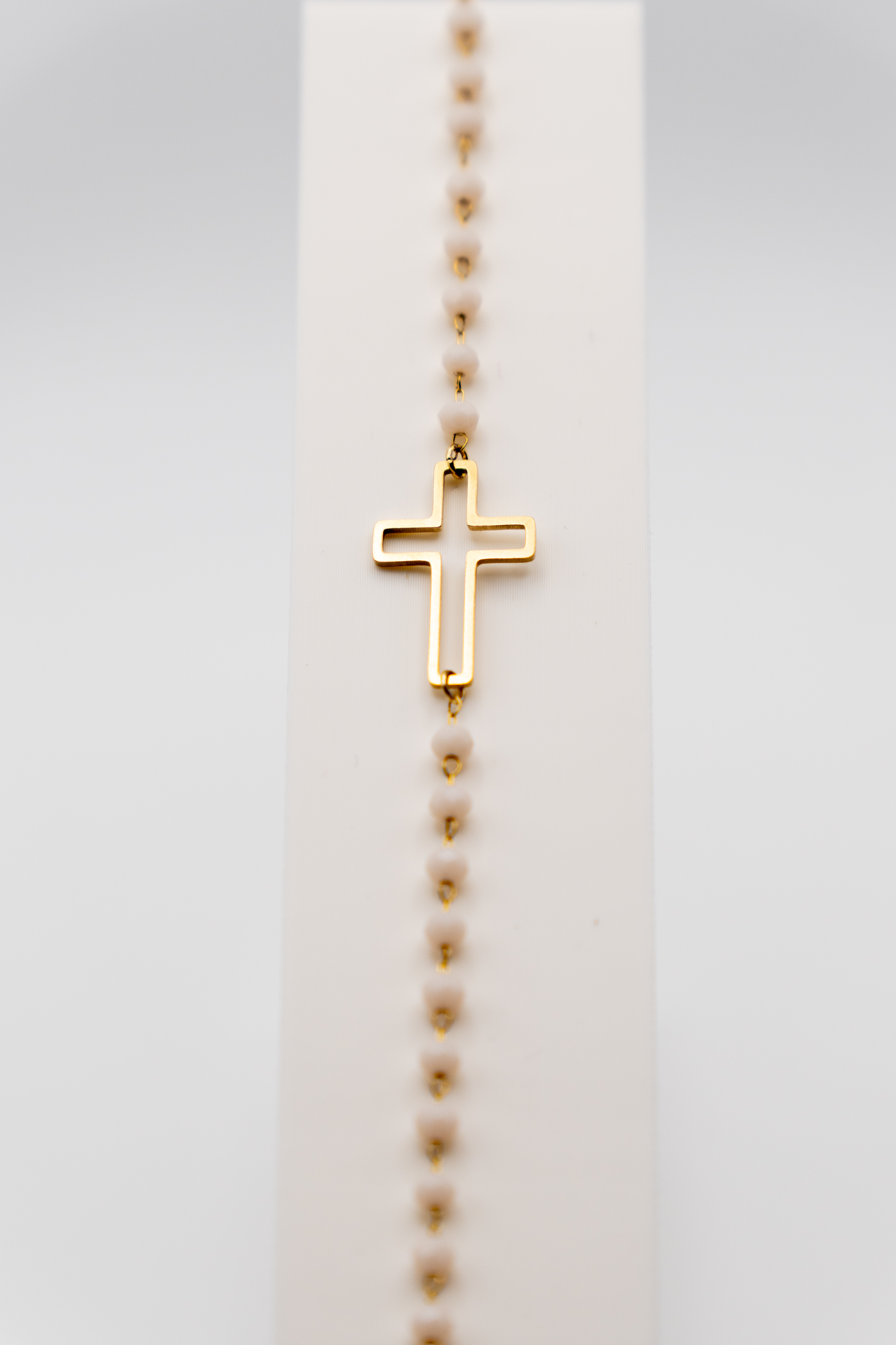 Narukvica - krem perlice - zlatna