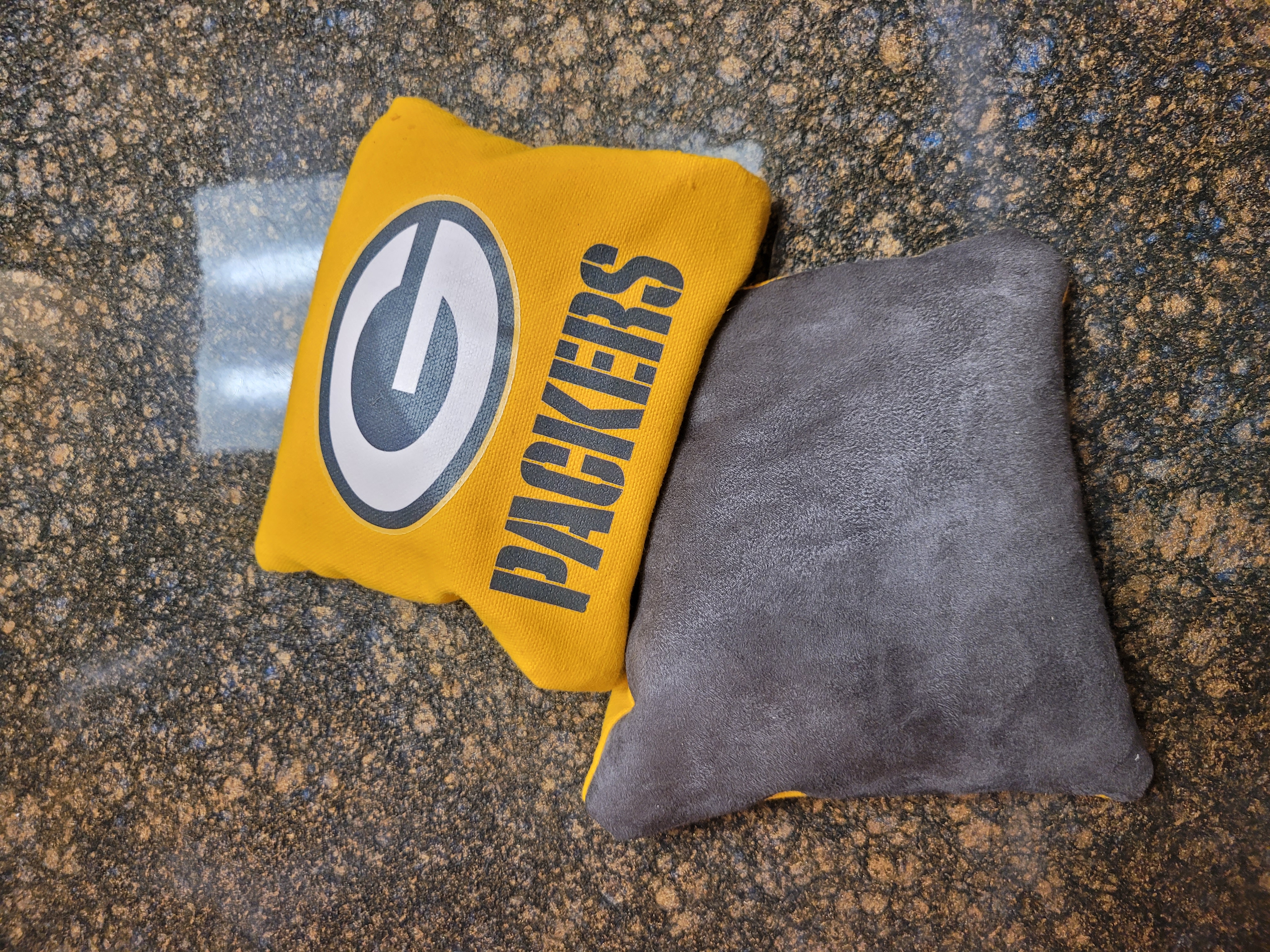 Dual Sided Cornhole Bags (4 bags with Designs)