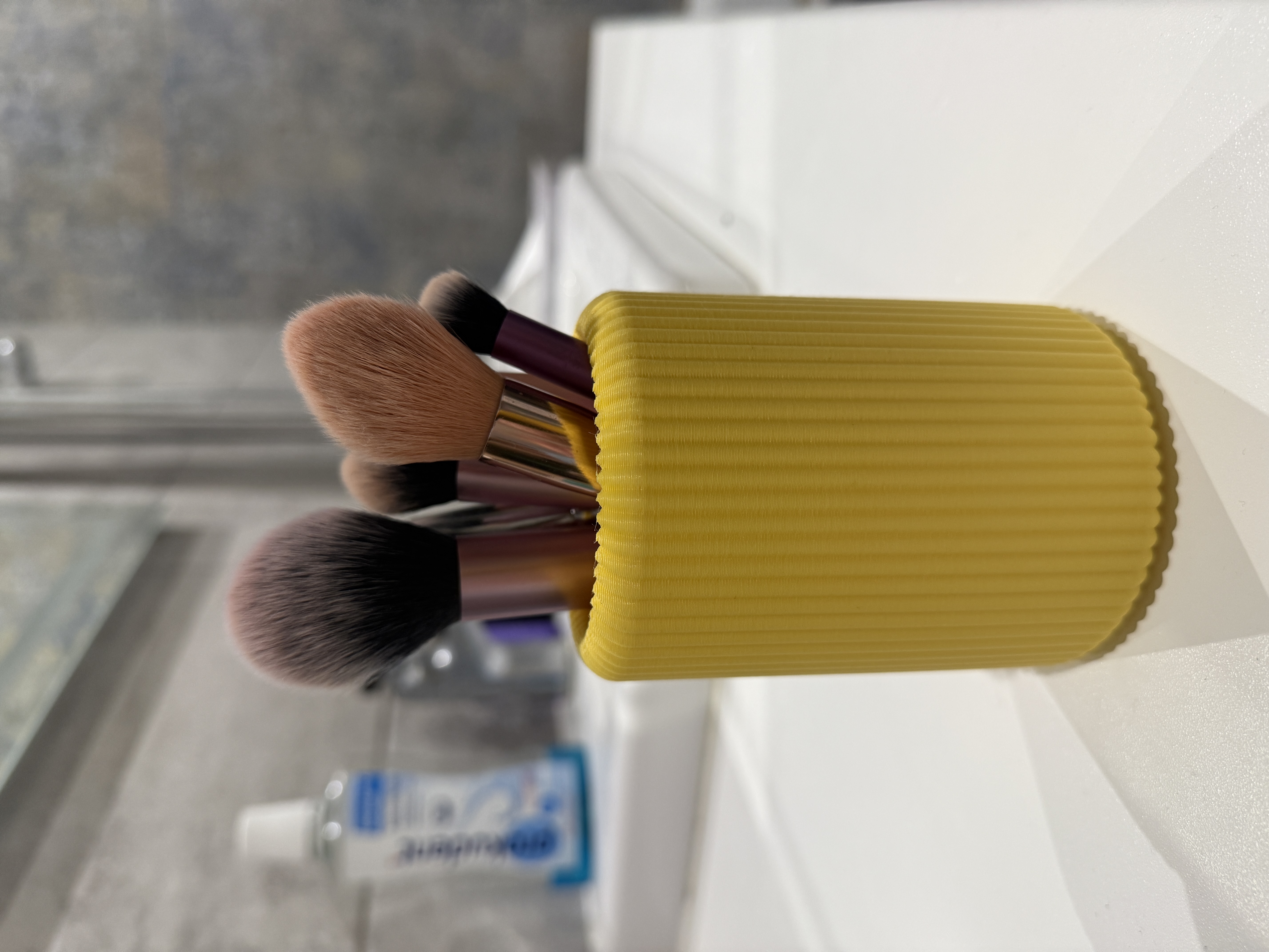 Modern Ribbed Toothbrush & Toothpaste Holder