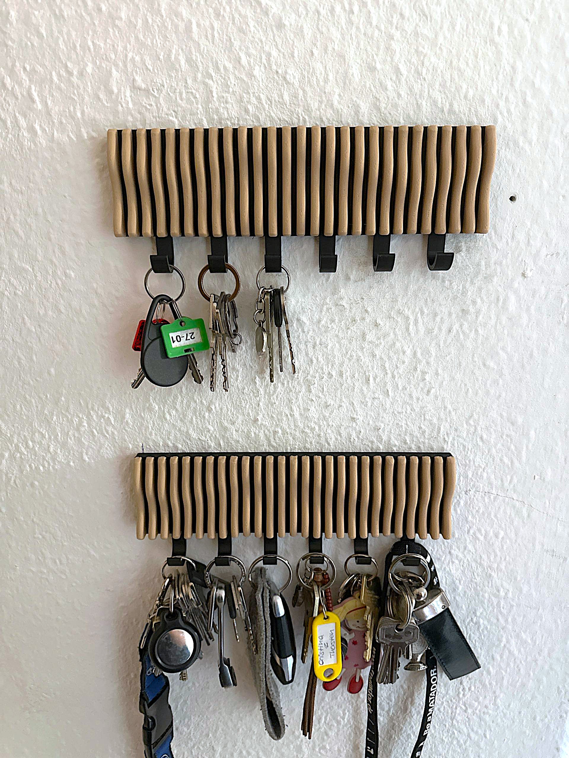 Wavy Wall-Mounted Key Holder