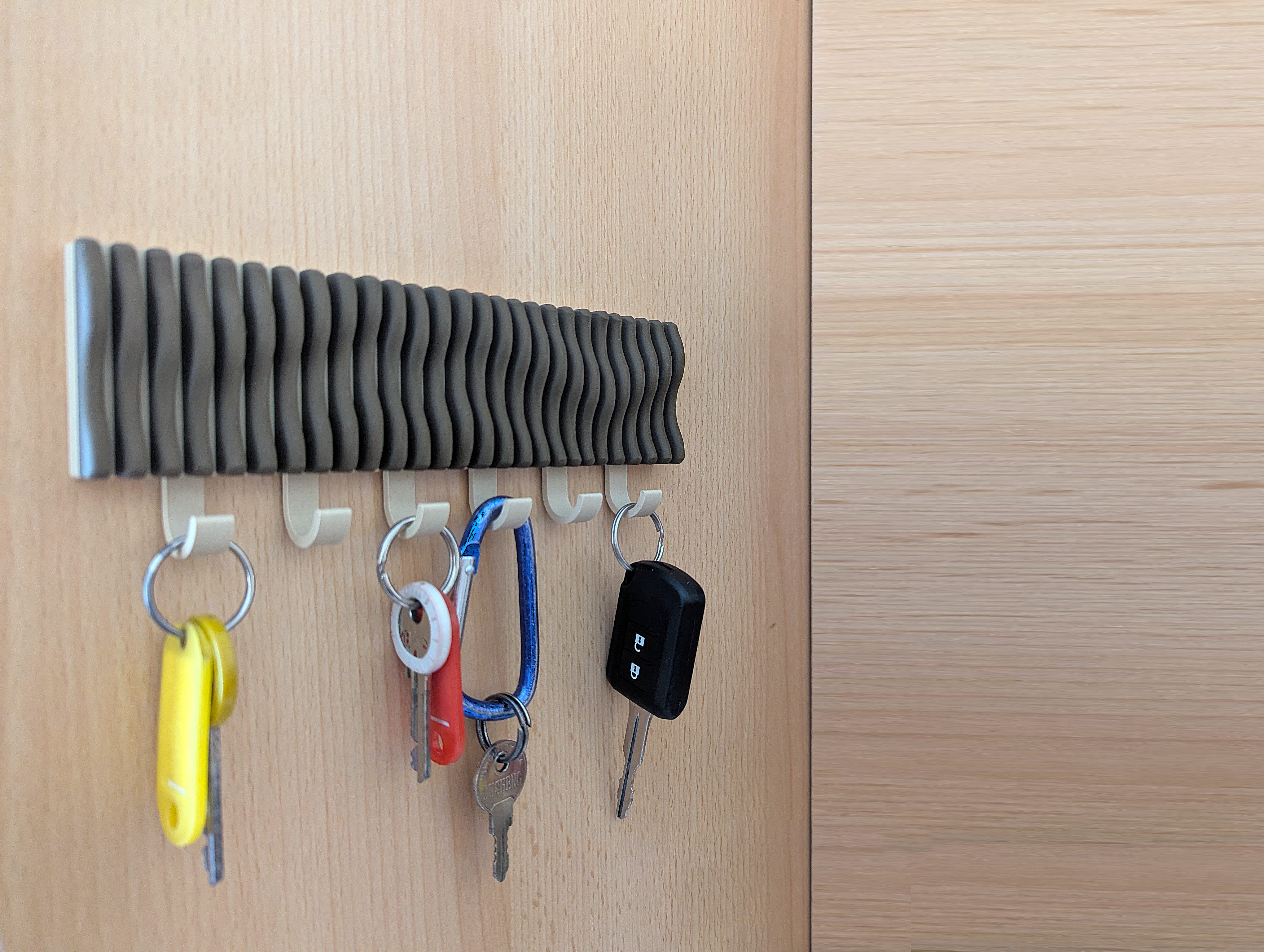 Wavy Wall-Mounted Key Holder