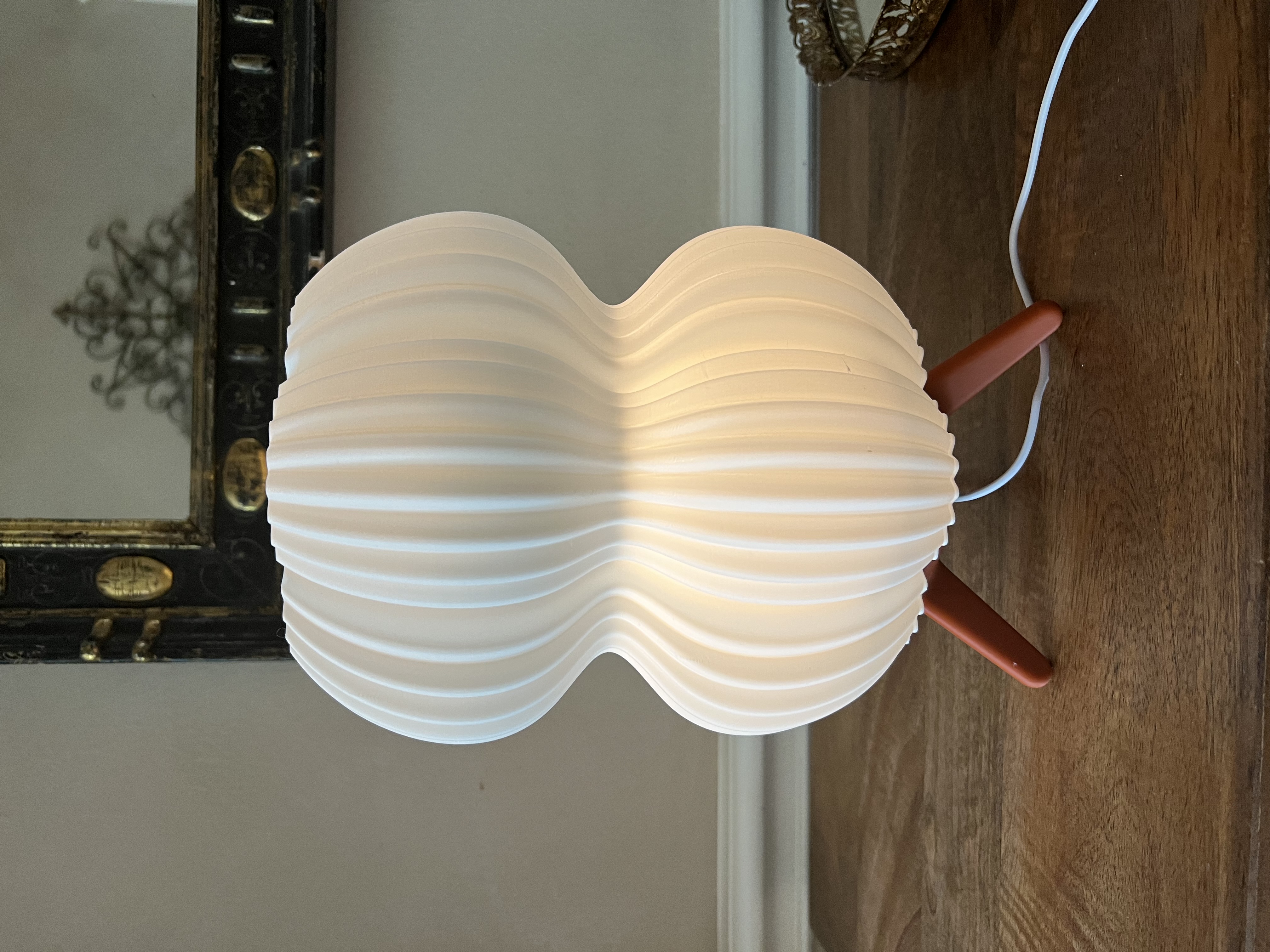 Modern Wavy Table Lamp