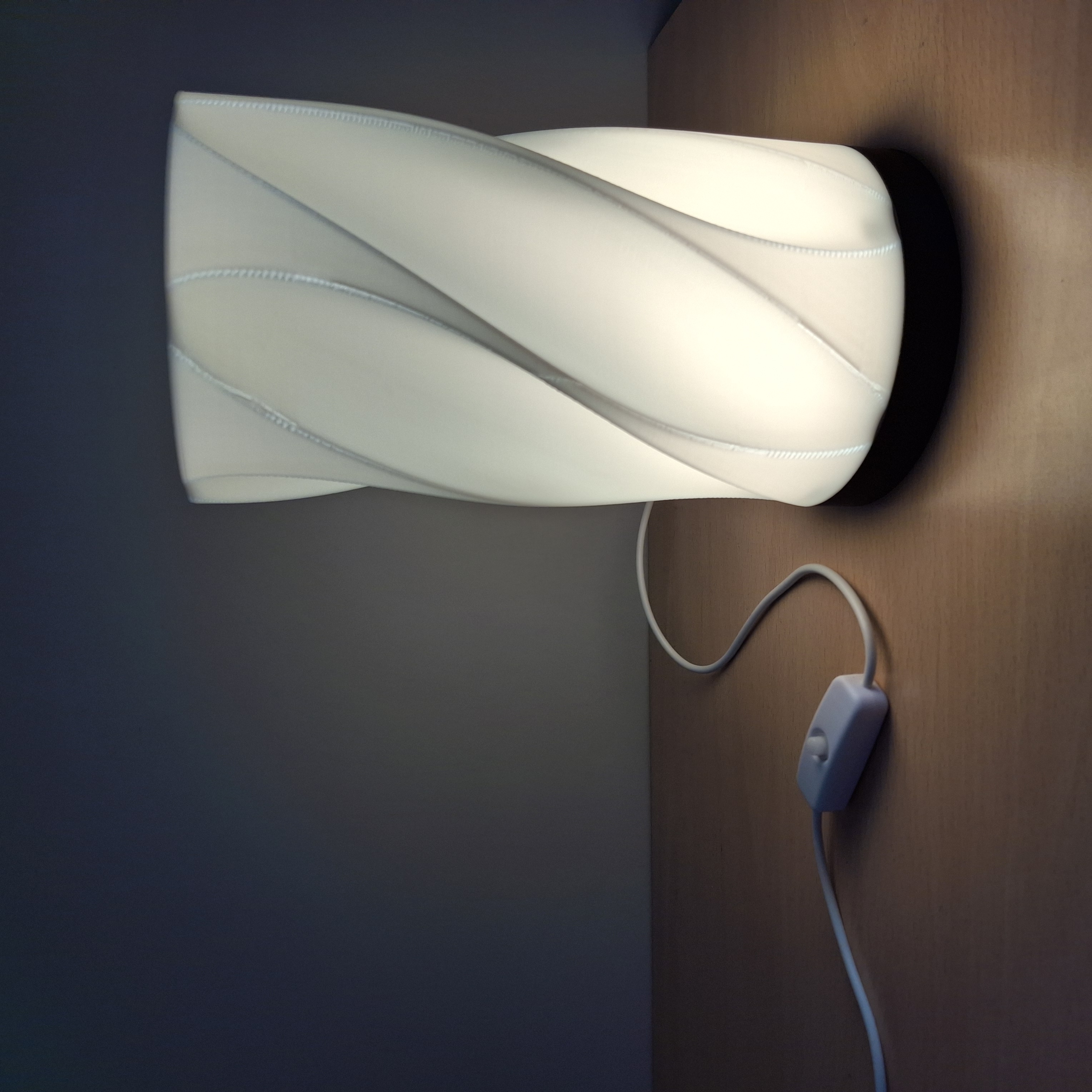 Spiral Twister Table Lamp 