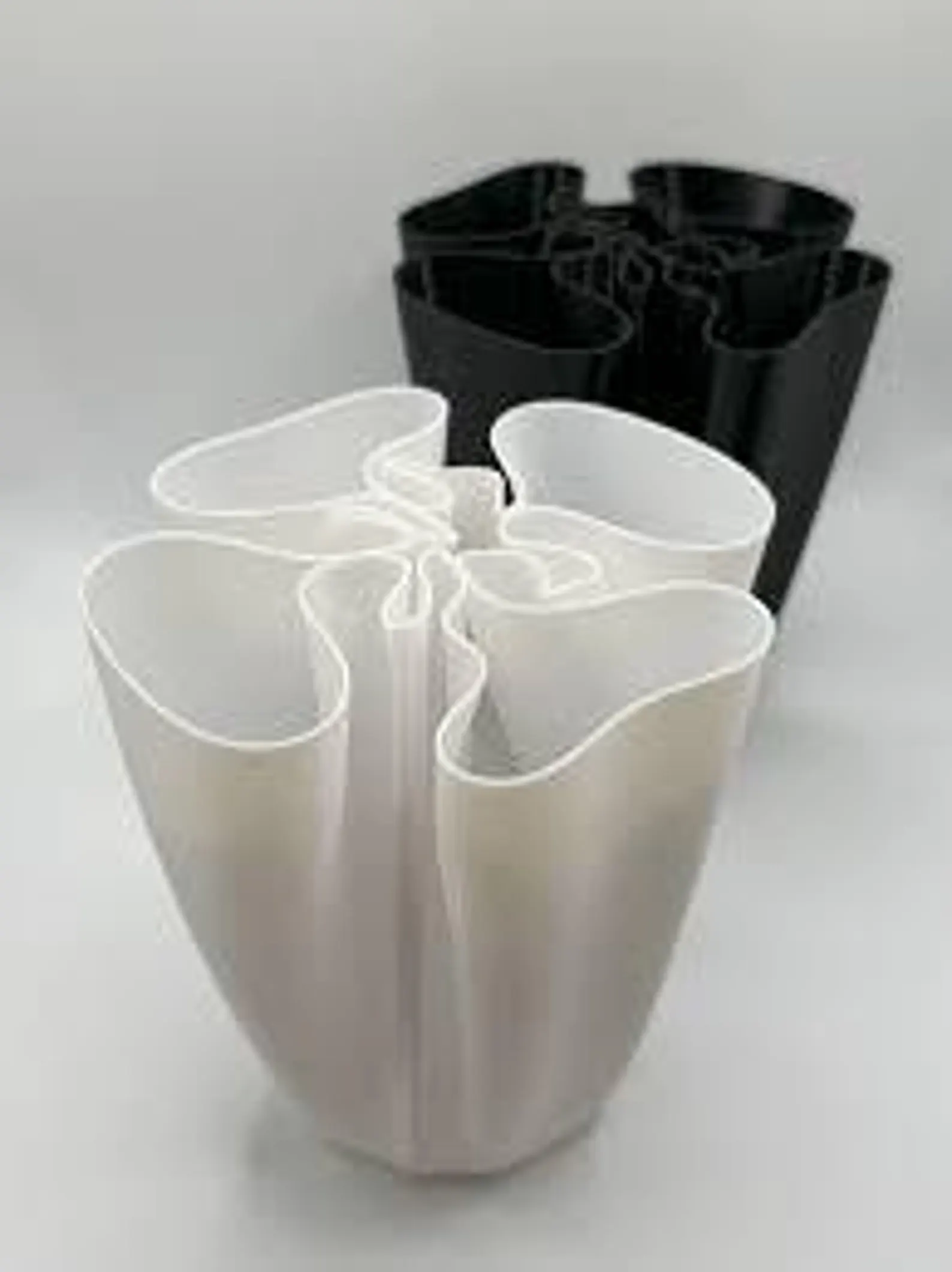 Pen holder | Curvy shape