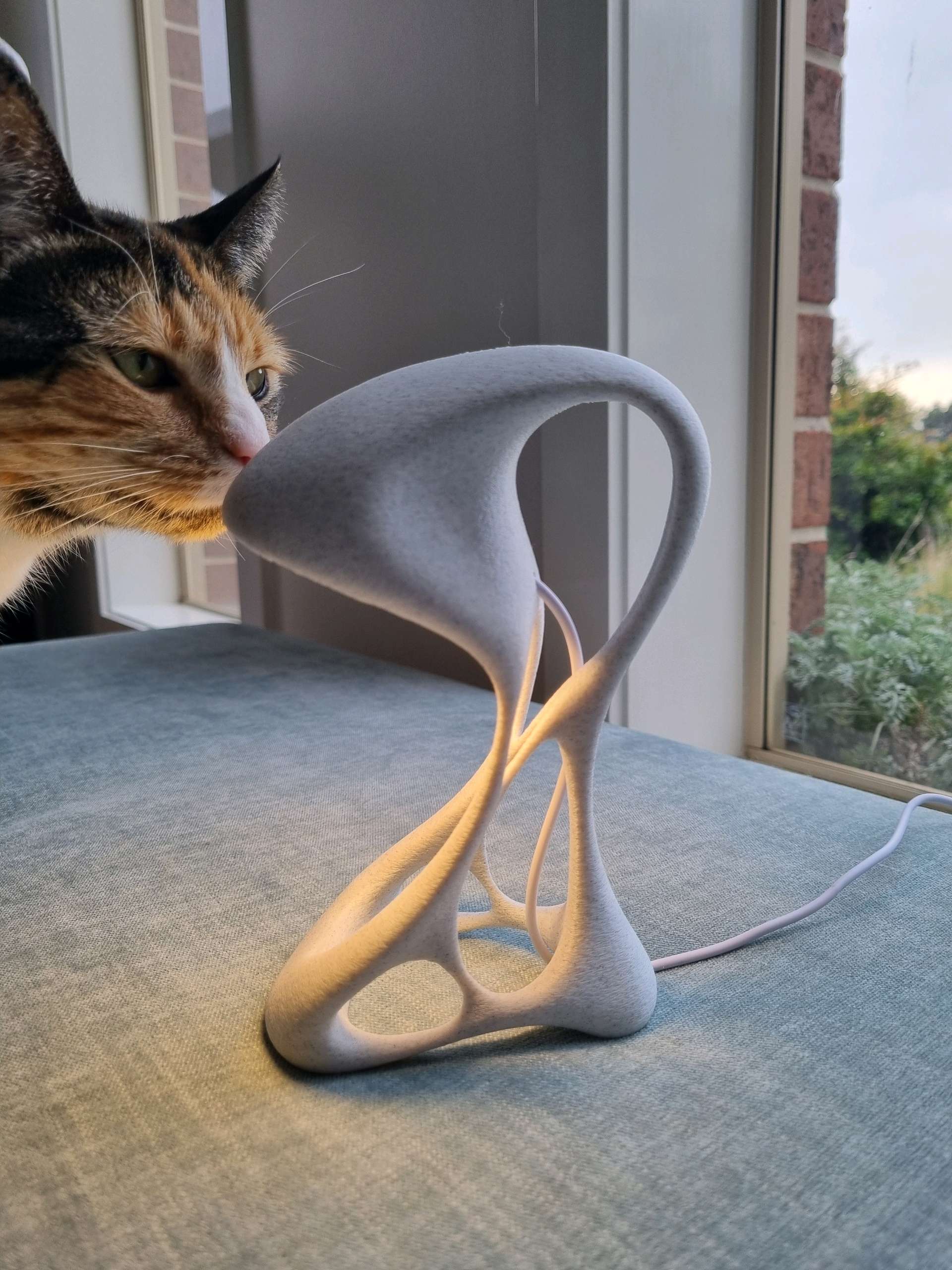 👽 Alien Space Table Lamp