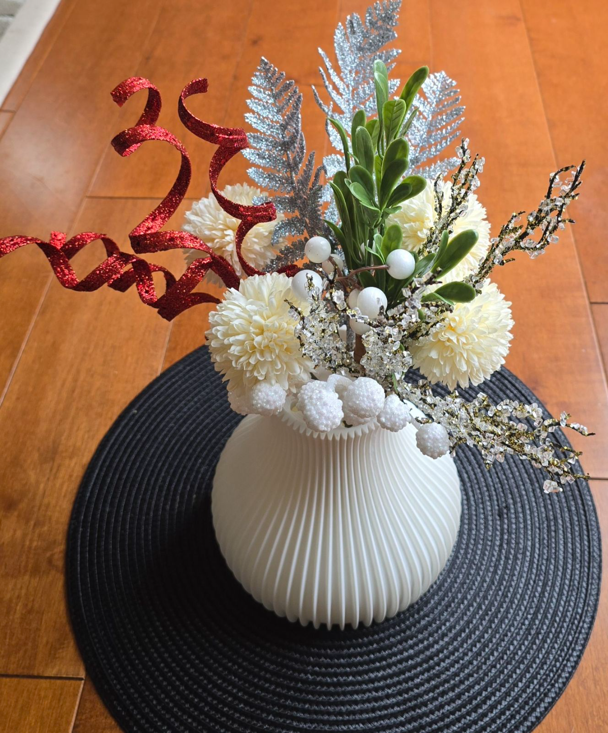Modern Ribbed Vase 🏺✨