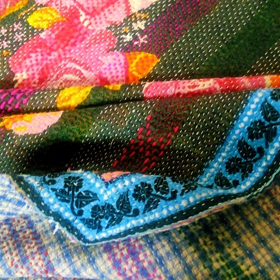 FLORAL FANTASY  - Reversible Floral Pattern Hand Stitch Kantha Quilt /Throw -[6 Layers]