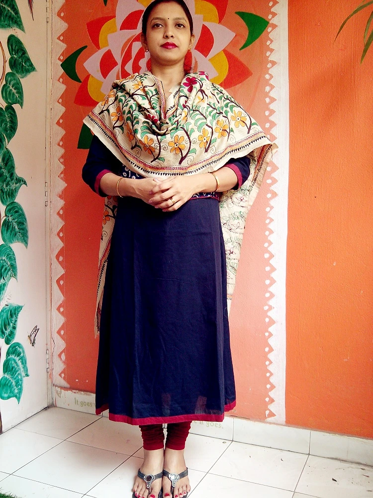 Sandhyalata - Floral pattern Kantha Stitch Hand Embroidered Art Silk Duppatta.