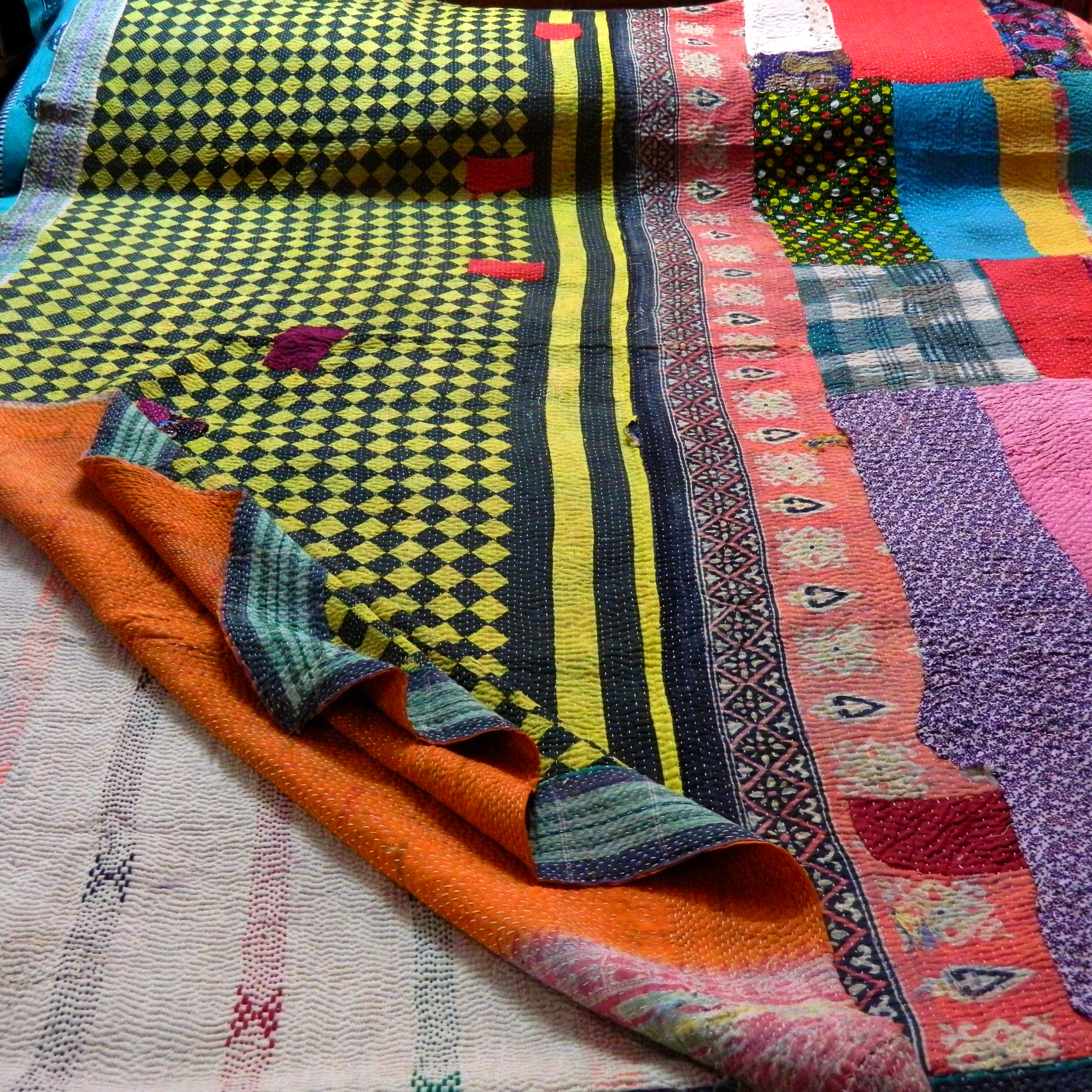 THREADED TALES  - Reversible Double Sided Floral Geometric Pattern Stitched Kantha Quilt -[4 Layers]