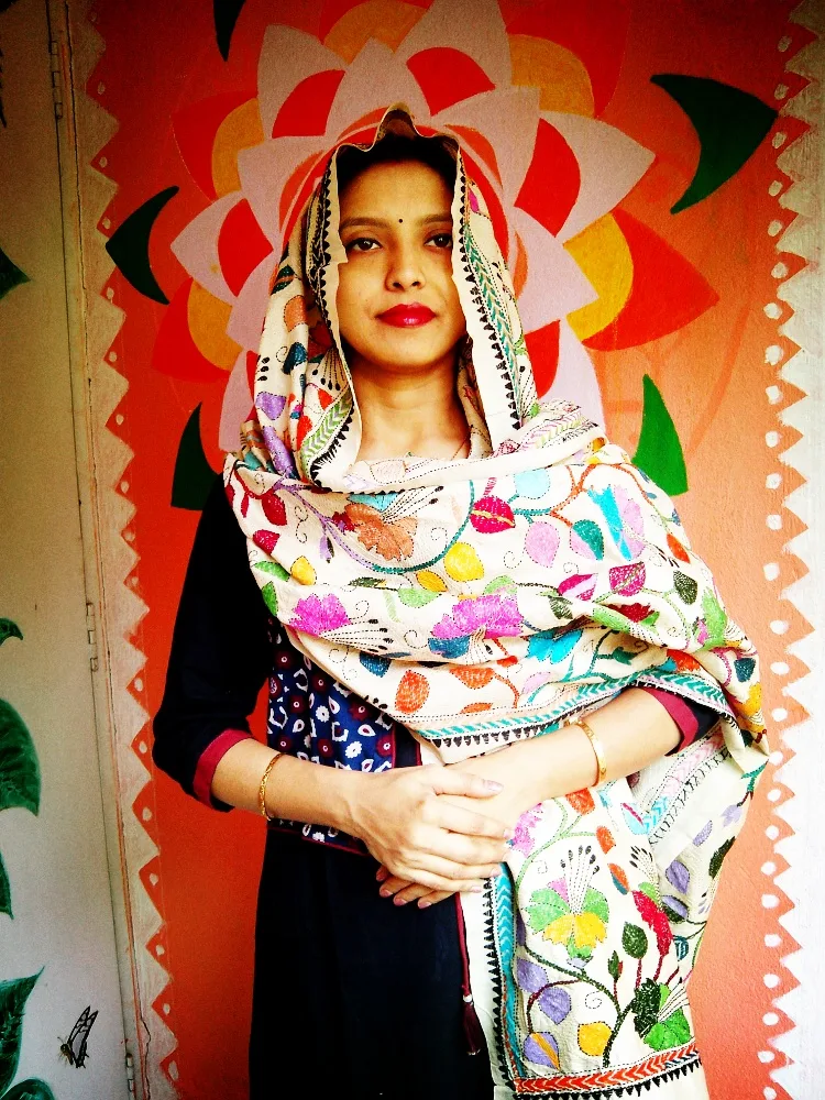 Bagicha - Floral pattern Kantha Stitch Hand Embroidered Art Silk Duppatta.