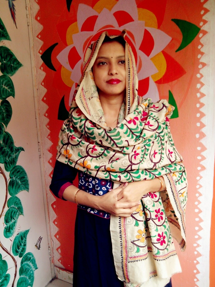 Sandhyalata - Floral pattern Kantha Stitch Hand Embroidered Art Silk Duppatta.