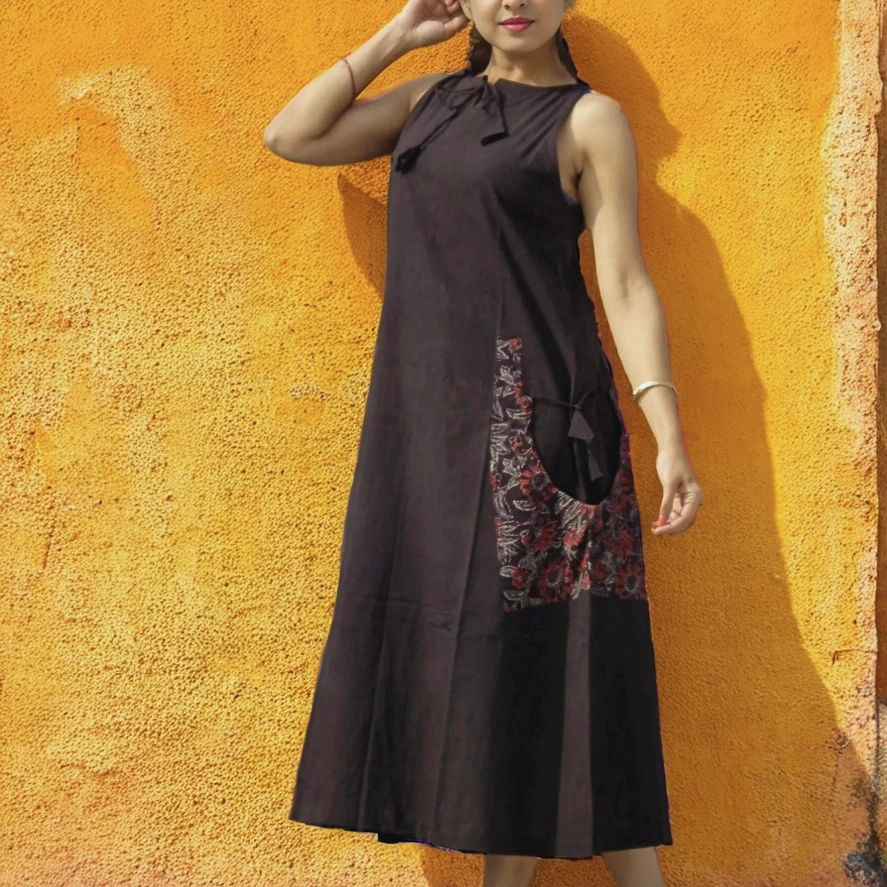 SARDANIA - Sleek look Free Flow Sleeveless Vintage Boat Neck Summer Dress.