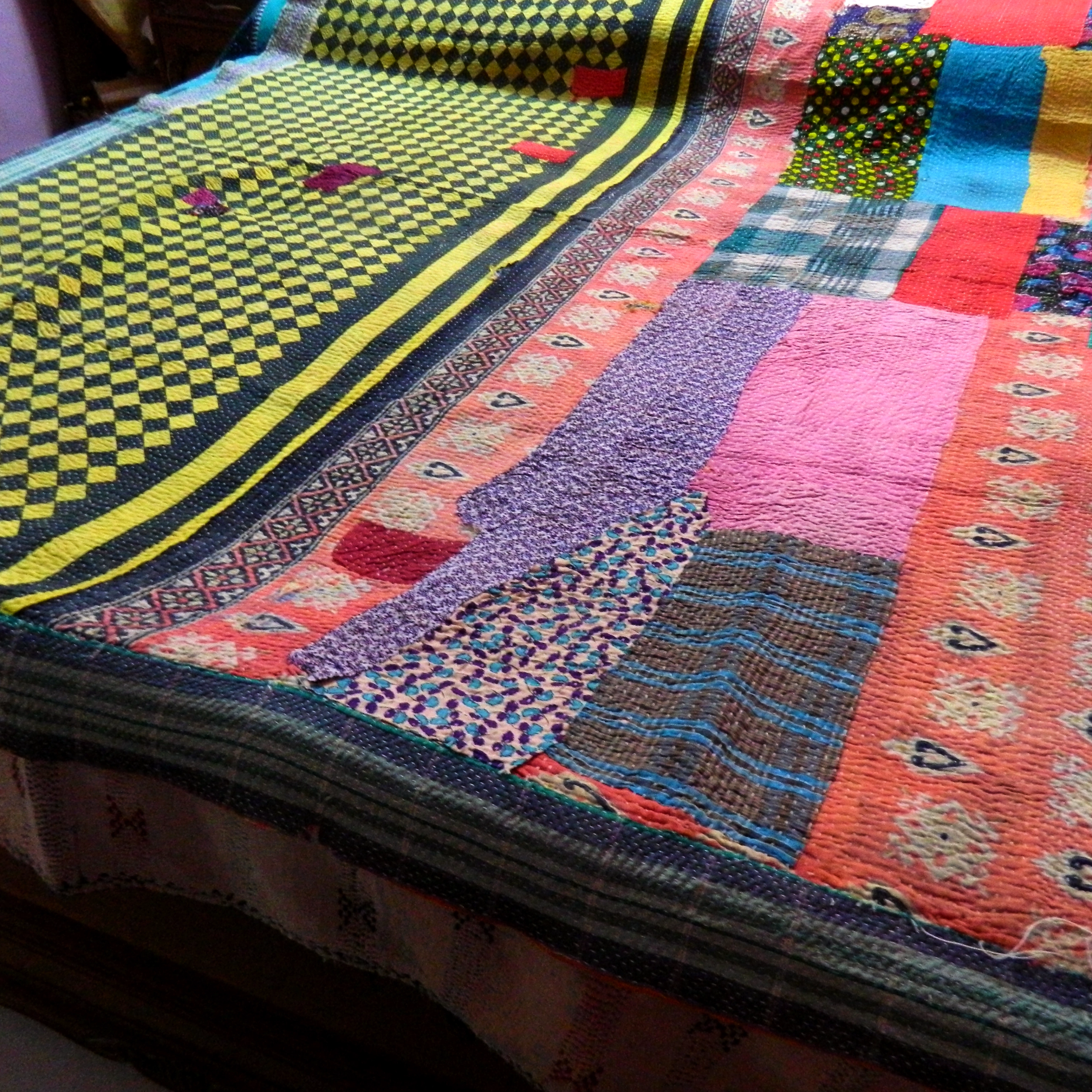 THREADED TALES  - Reversible Double Sided Floral Geometric Pattern Stitched Kantha Quilt -[4 Layers]