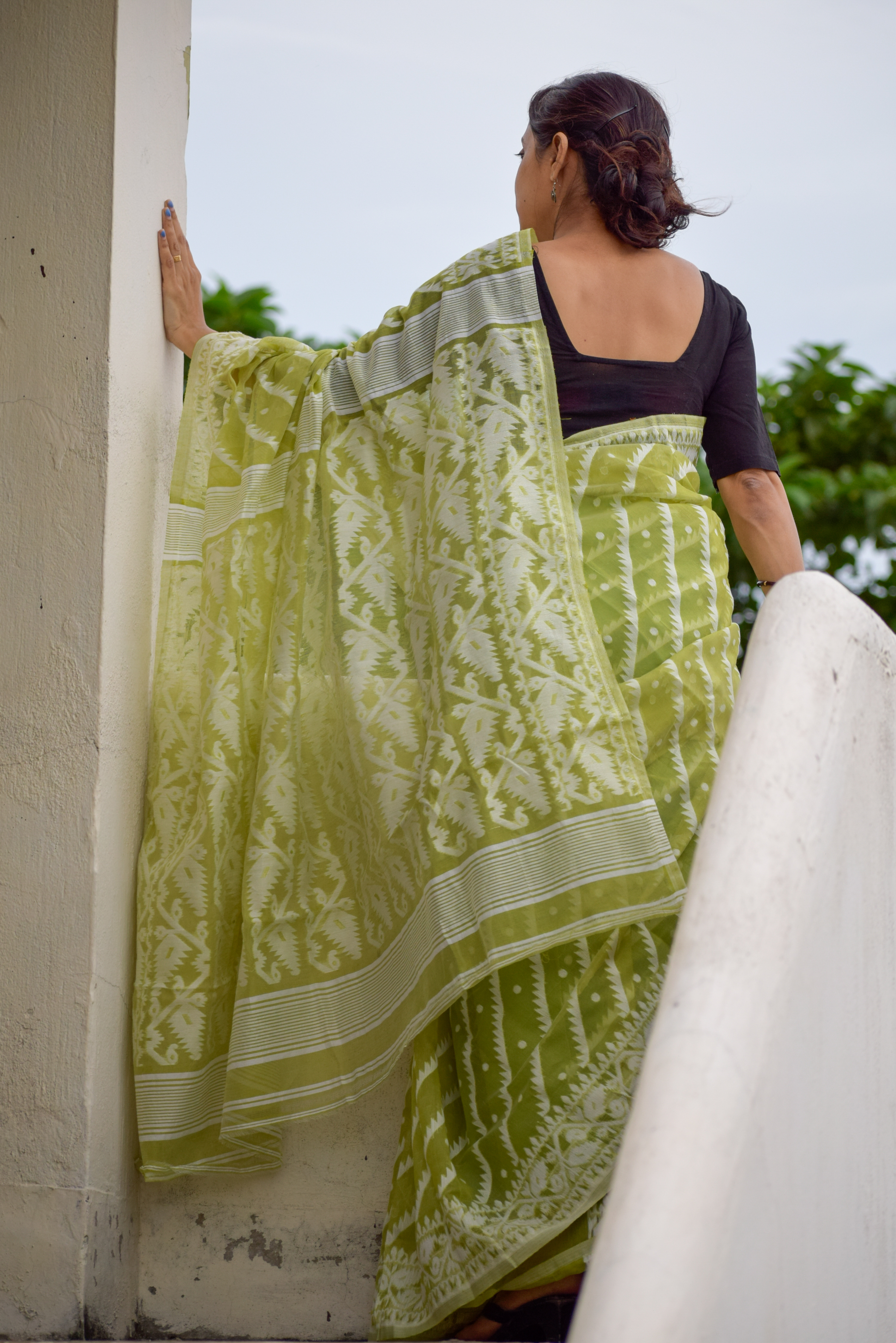 Premium Quality Muslin Cotton Jamdani Saree in Olive tone with off White Thread Work