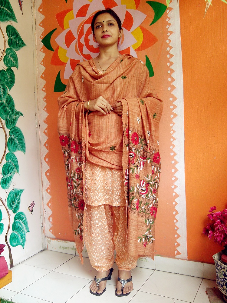 Prune Peach - Bengal Nakshi Kantha Embroidered Tussar Gicha Silk Handloom Duppatta.