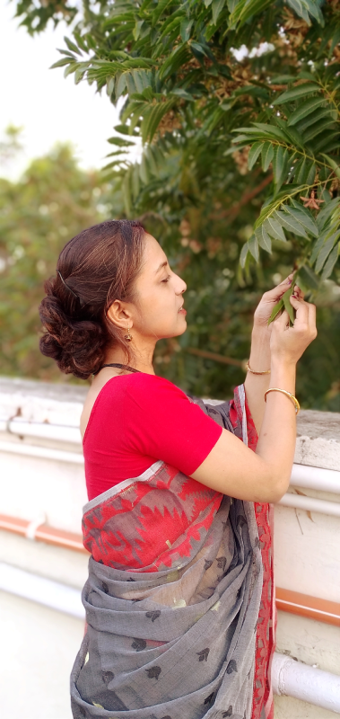 SANDHYA- Premium HandWovenQuality Muslin Cotton Jamdani Saree in Ice Blue tone with off White Thread & Zari Work.