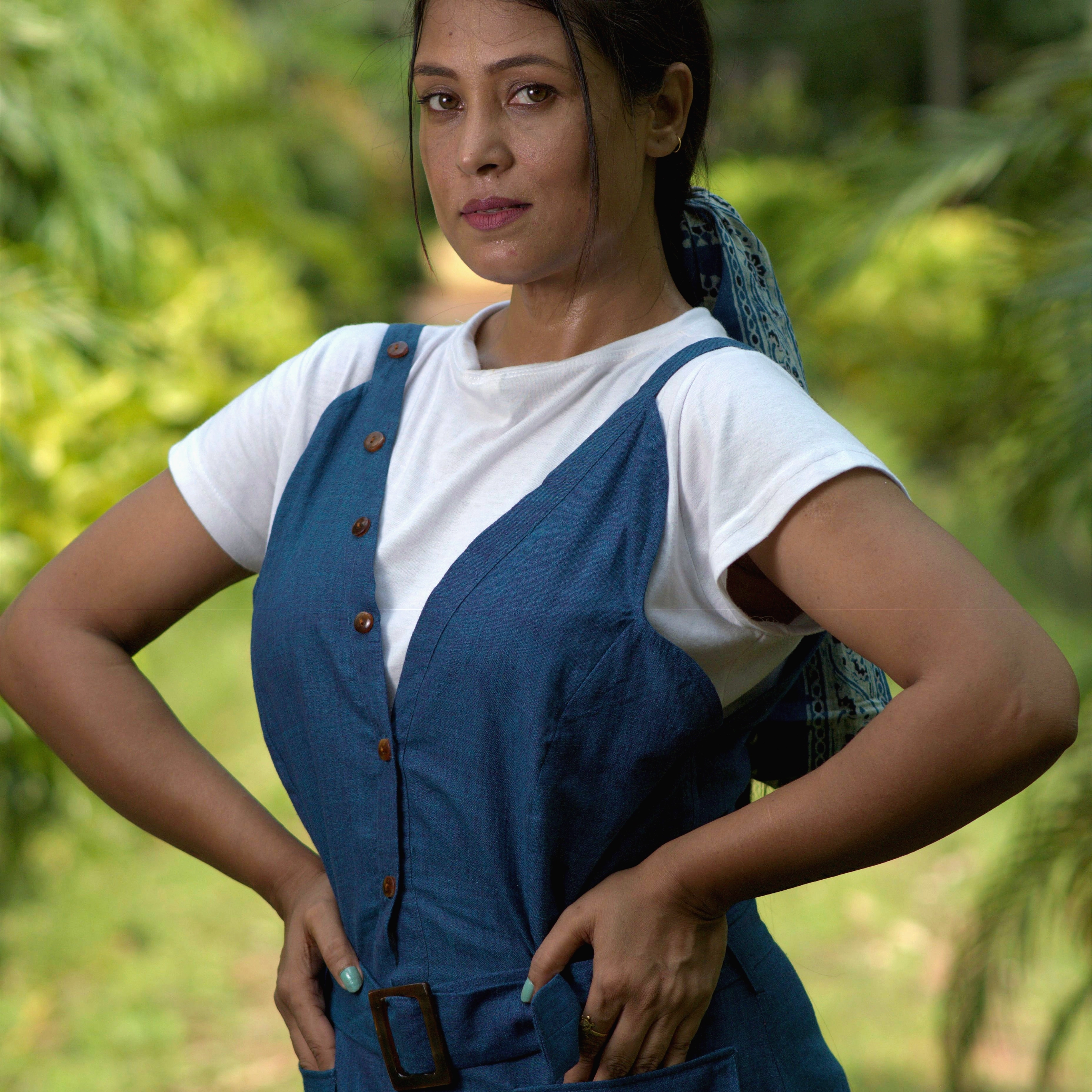 VALENTINE FLAME - V-Neck, Horn Button Front Closure,Belted Waist Flared Cotton Summer Dress.