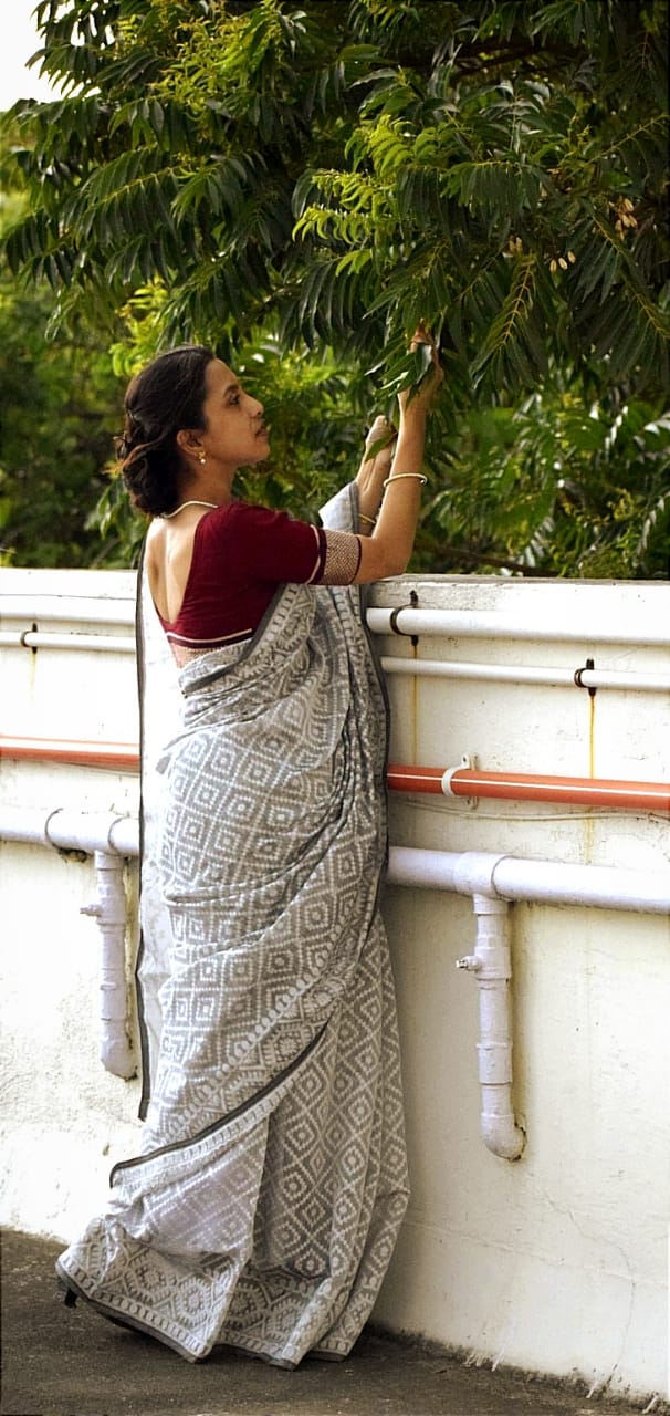 NAKASHI - Premium Quality Muslin Cotton Jamdani Saree in Slat Gray tone with off White Thread Work