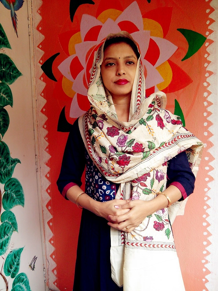 Rose & Ivy - Kantha Stitch Embroidered Silk Duppatta.