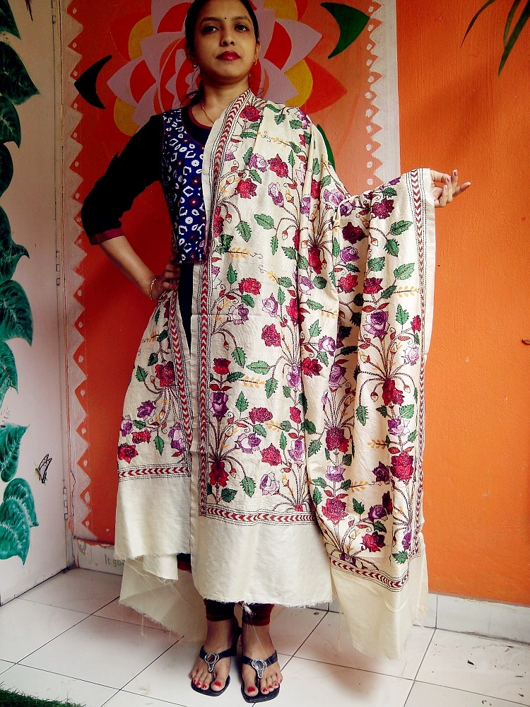 Rose & Ivy - Kantha Stitch Embroidered Silk Duppatta.