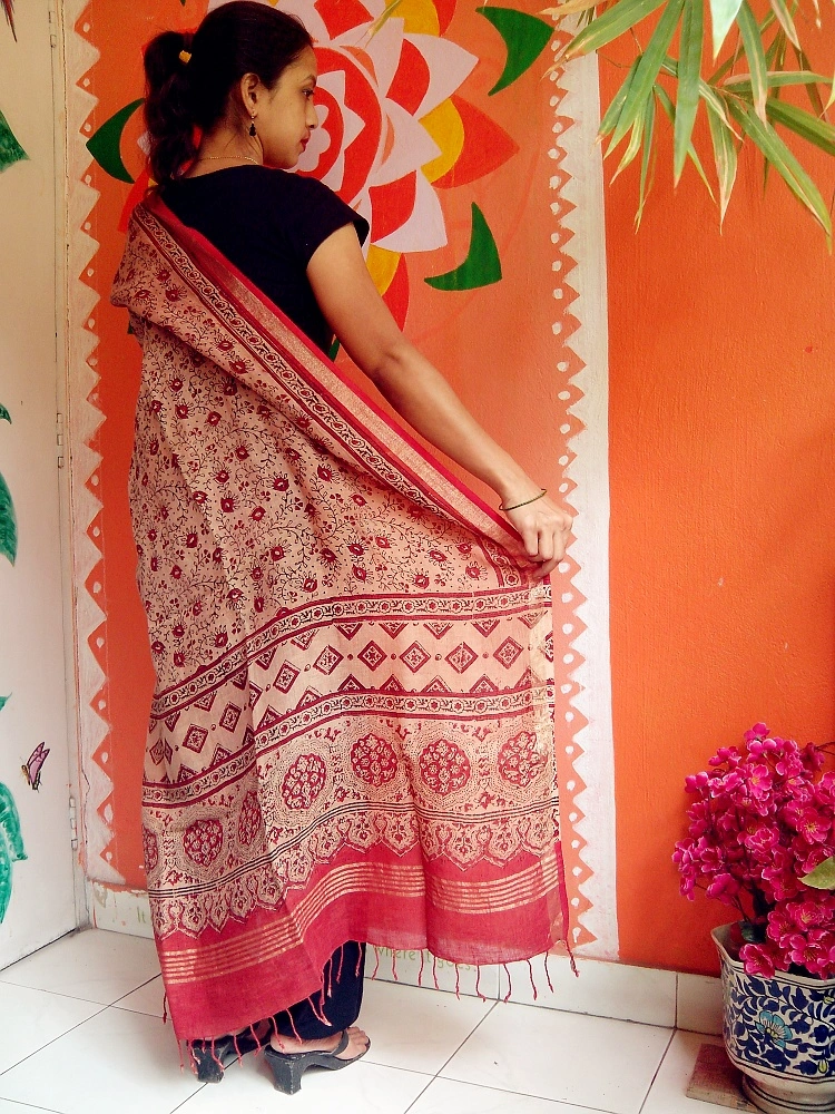 Gulfaam - Peach & Red Ajrakh-printed Linen Dupatta With Zari Border --Your Classic Accessory.