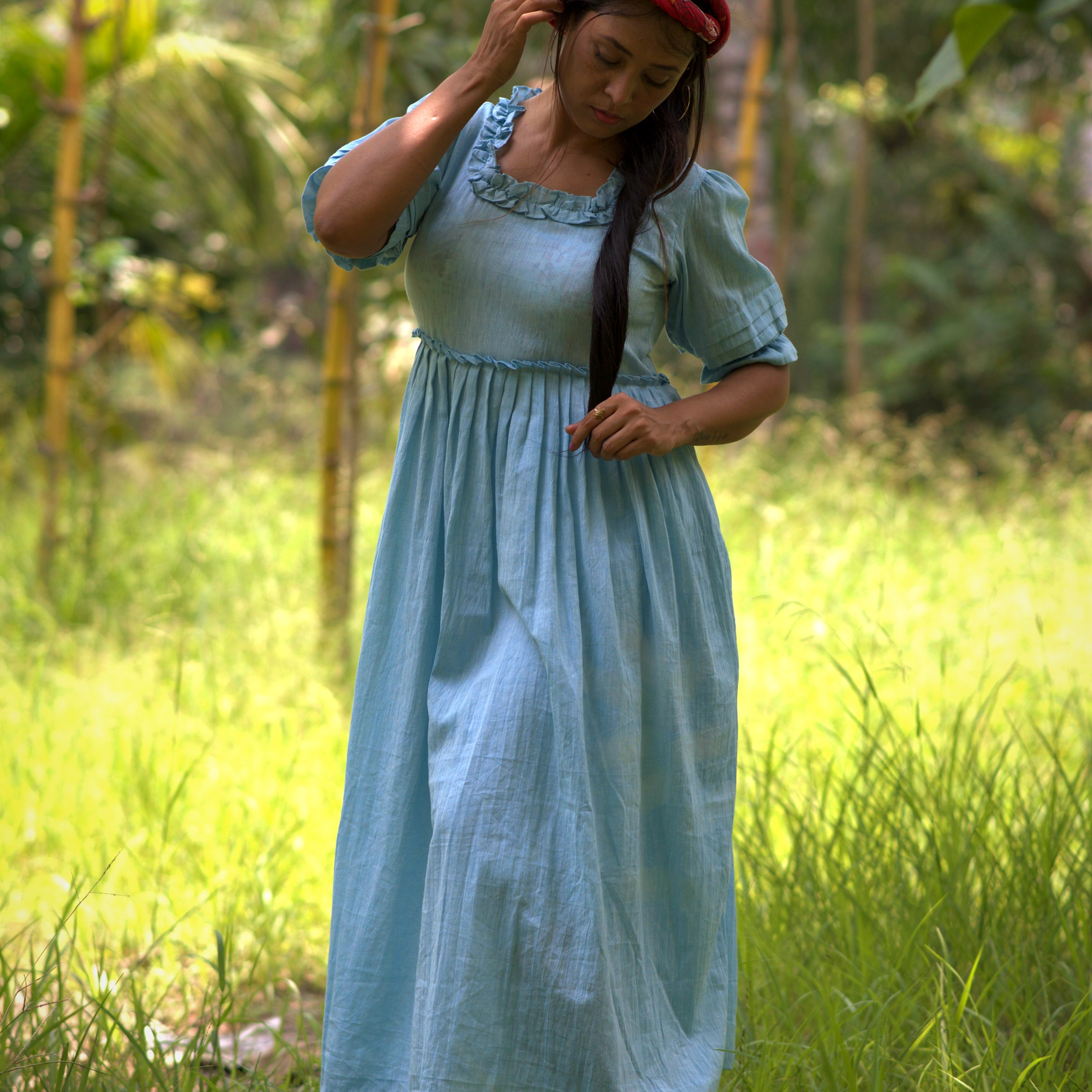 VICTORIAN MASQUERADE - Puff-Sleeve , Ruffle Sleeves and Collar Dress in Linen/Cotton