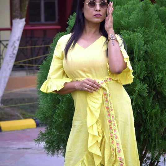 CARIBBEAN ISLES - Ruffled Midi A Line Swing Dress with Short Frilled Bell Sleeves,Embroidered Belt and High Waist.