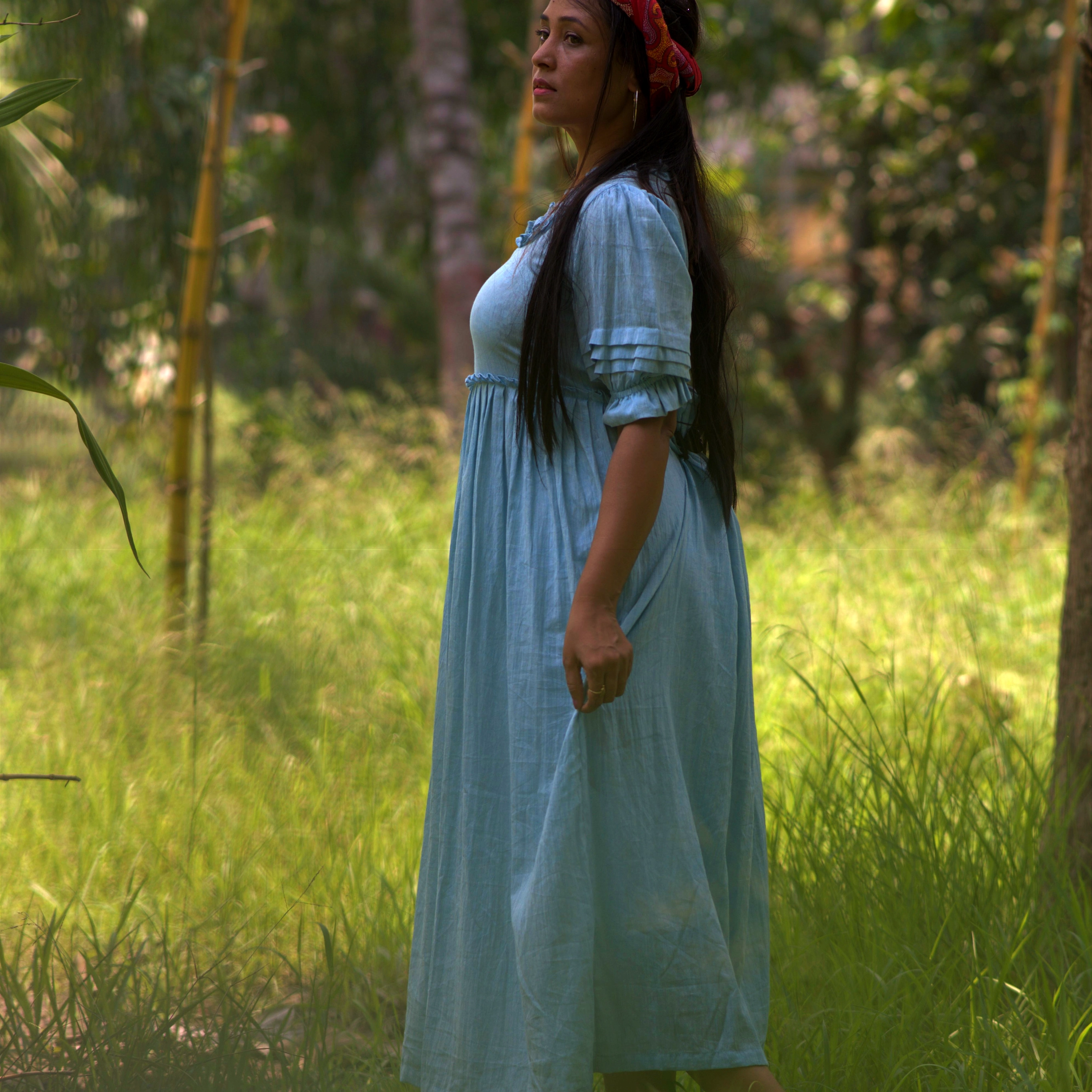 VICTORIAN MASQUERADE - Puff-Sleeve , Ruffle Sleeves and Collar Dress in Linen/Cotton