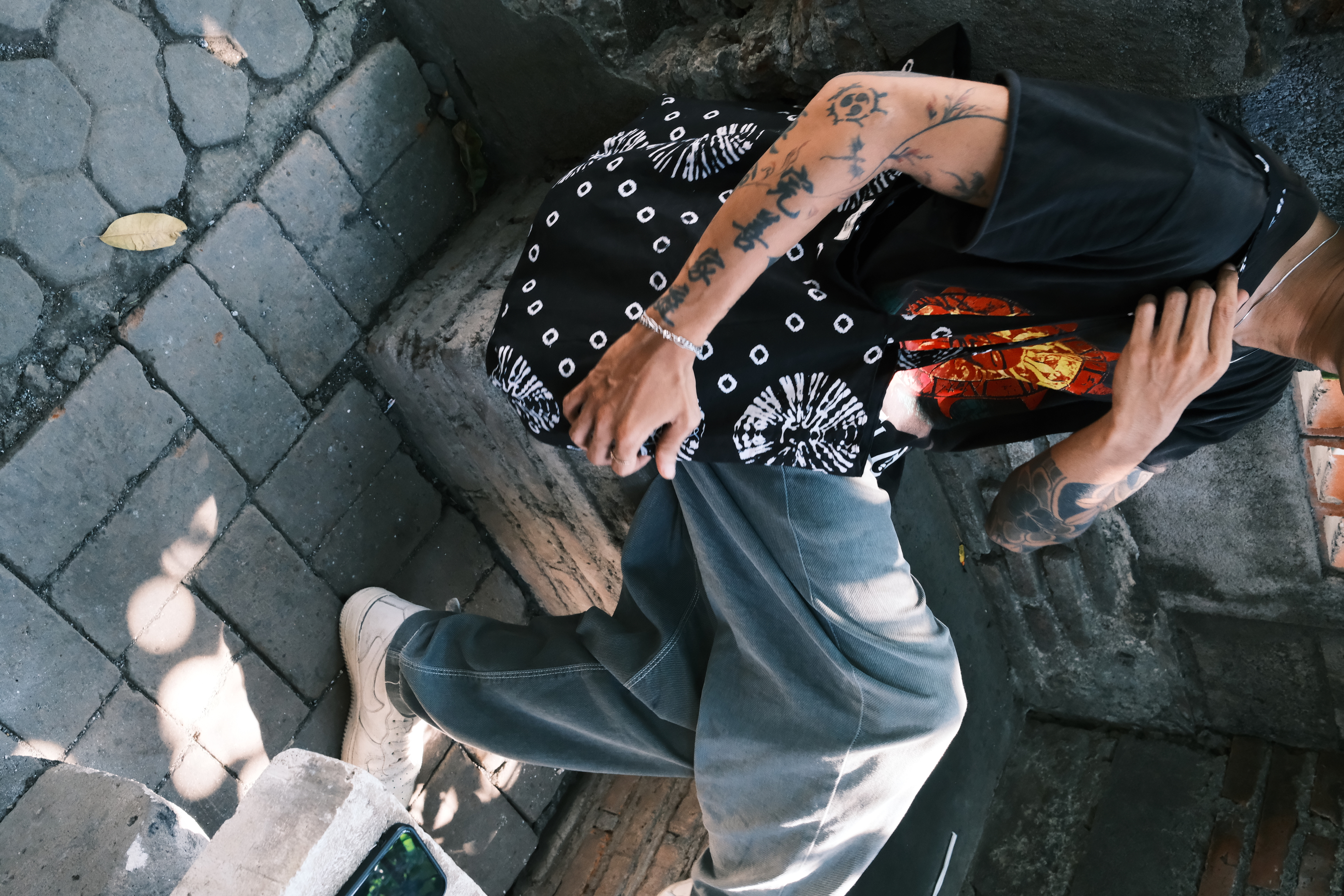 NARA TOTE BAG IN BLACK 