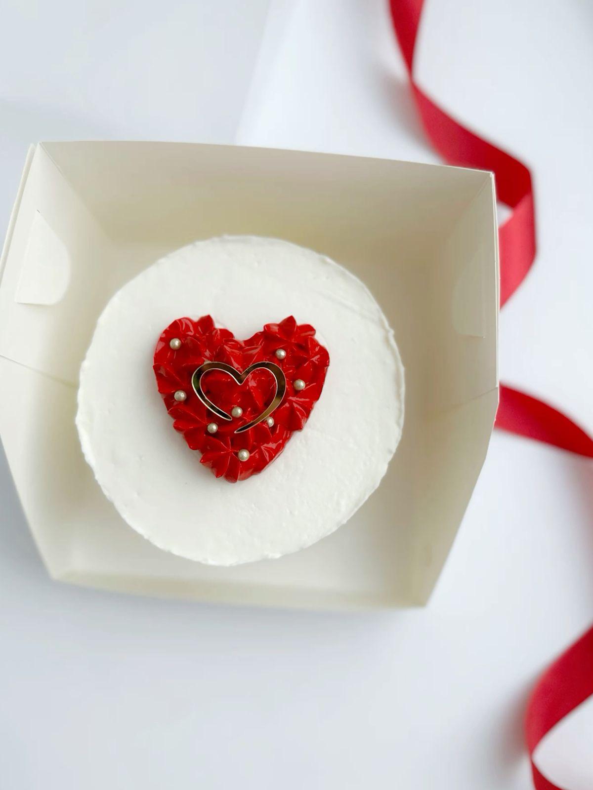 Heart of Roses Bento Cake
