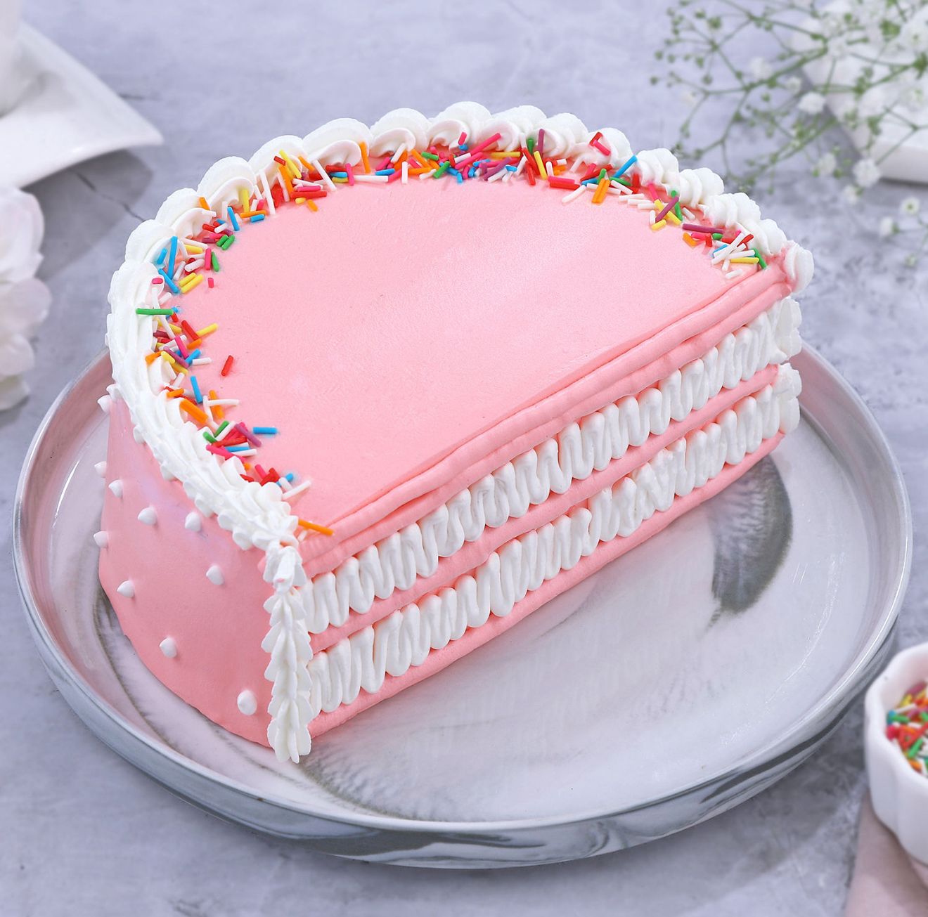 🎀 Pink Delight Cream Cake – A Pretty Treat