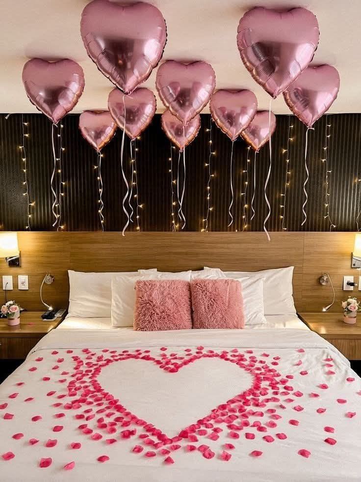 Mauve Heart & Fairy Light Romantic Setting